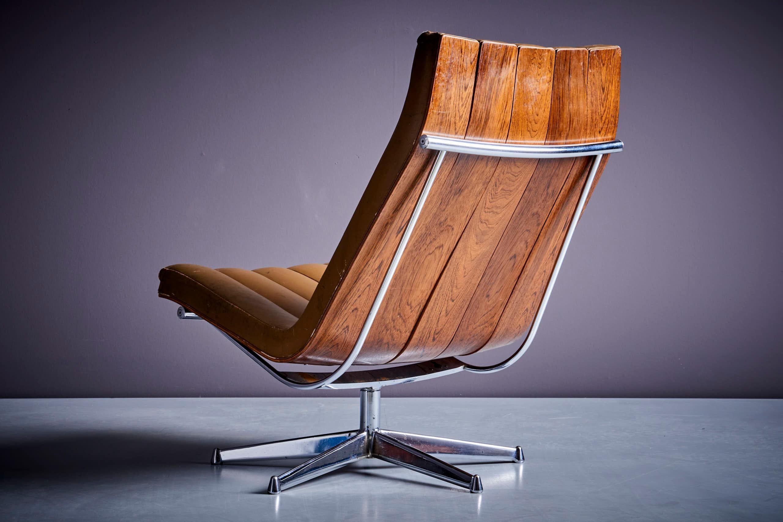 Javier Carvajal Leather Lounge Chair for Martinez Medina, Spain - 1960s  In Good Condition For Sale In Berlin, DE