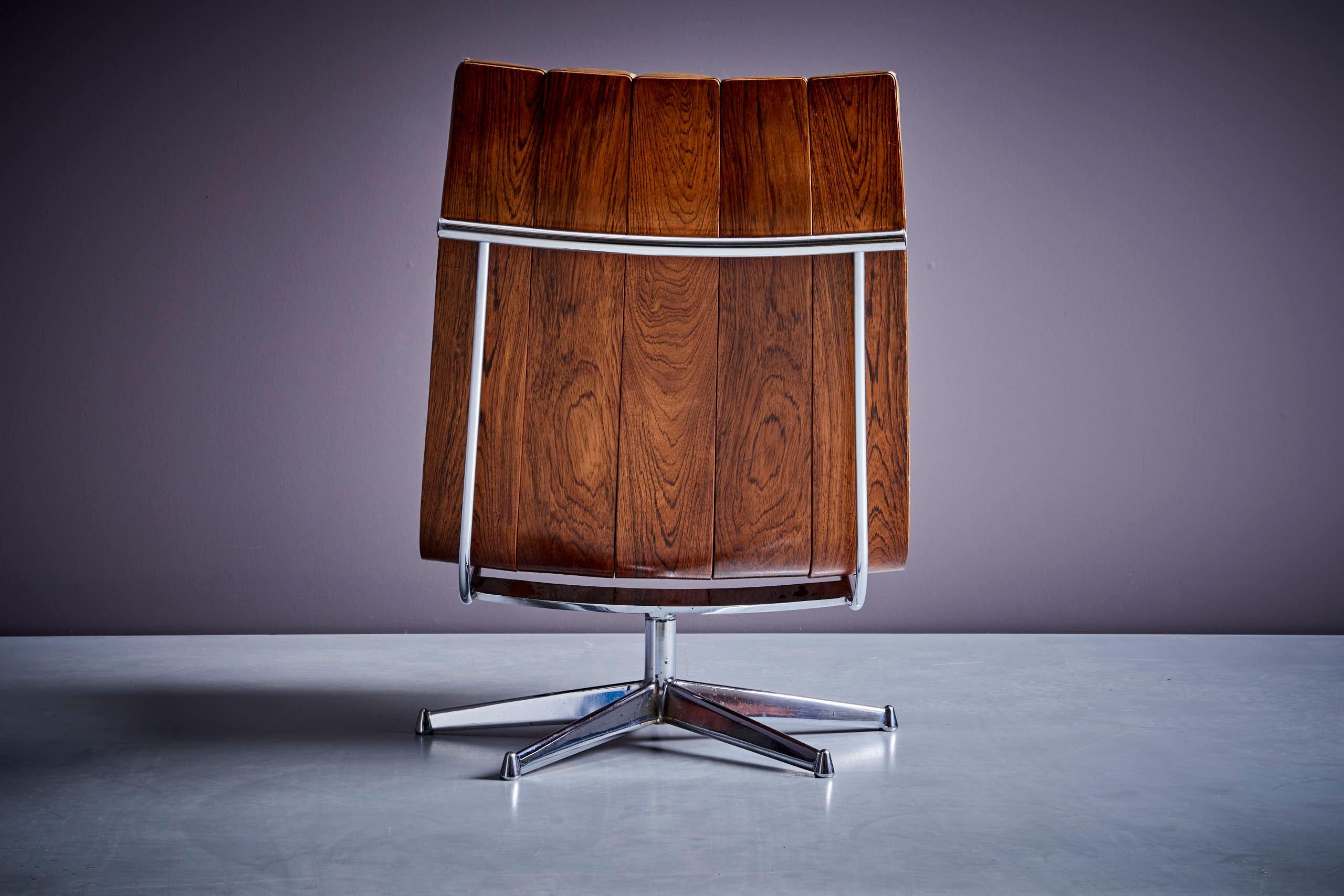 Metal Leather Lounge Chair in the Manner of Javier Carvajal - 1960s For Sale