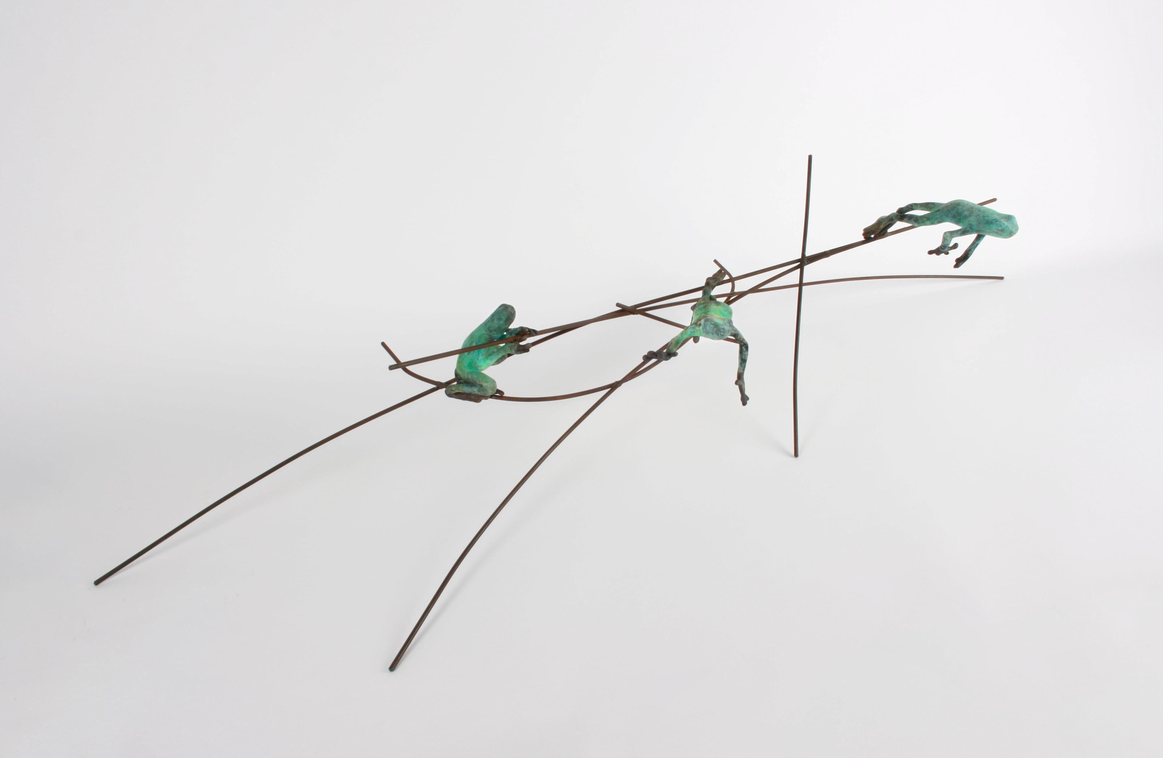 Javier de la Rosa Figurative Sculpture - Dardos Green - contemporary, animal sculpture, bronze, iron, 21st C.
