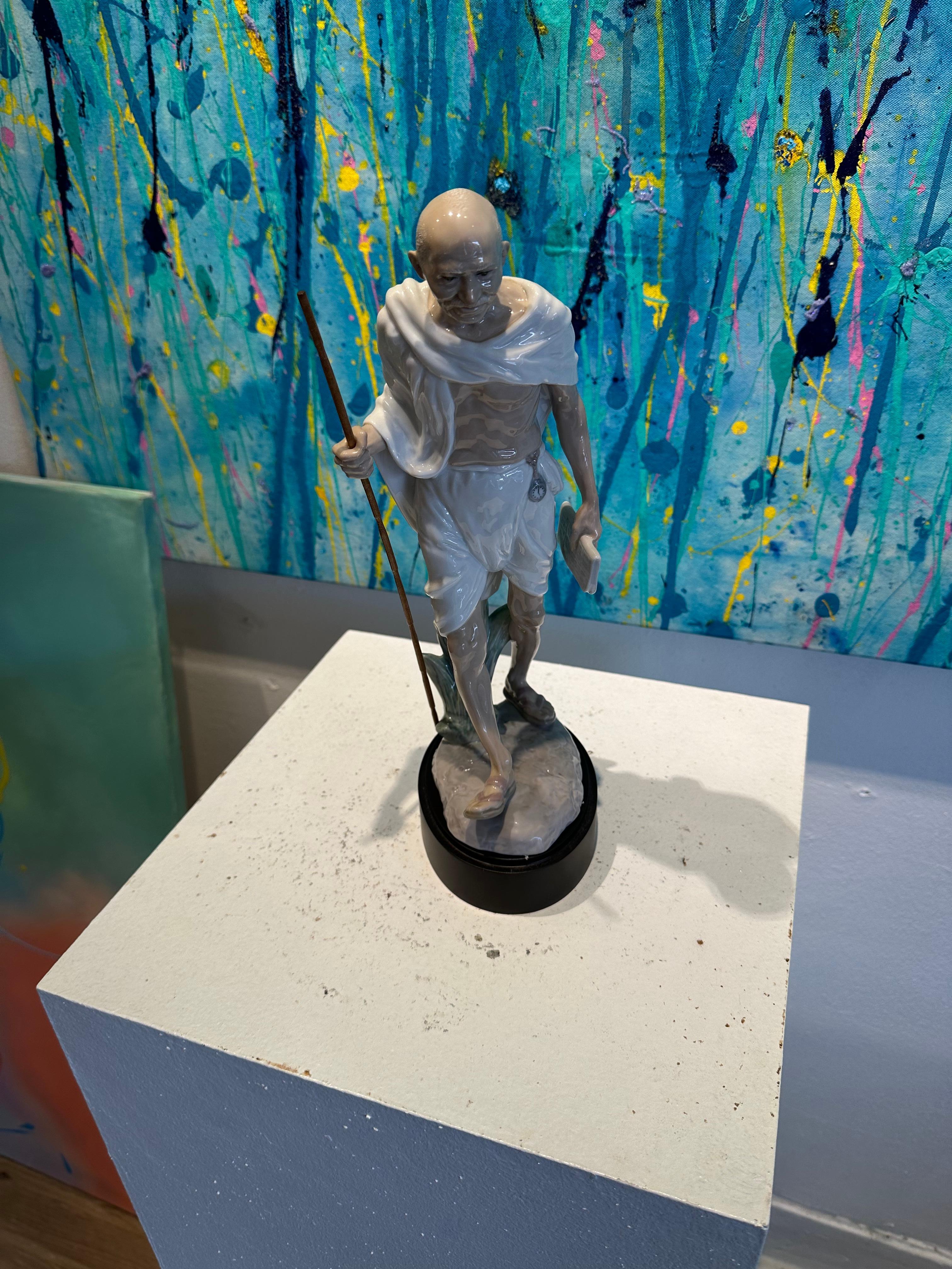 Javier Molina Figurative Sculpture - Mahatma Gandhi 