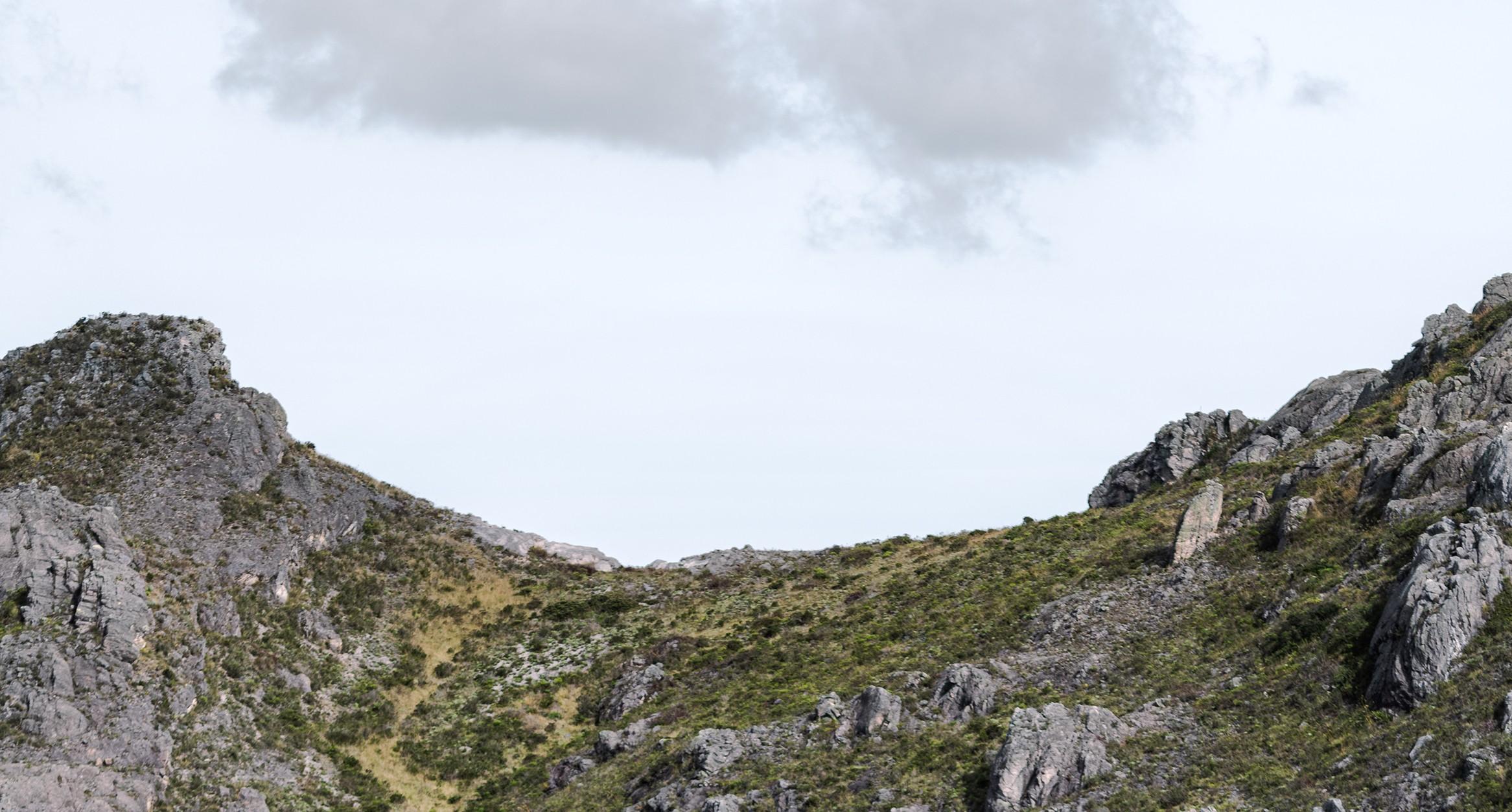 Engloutissement, Berlin #3. Nu dans un paysage - Contemporain Photograph par Javier Rey