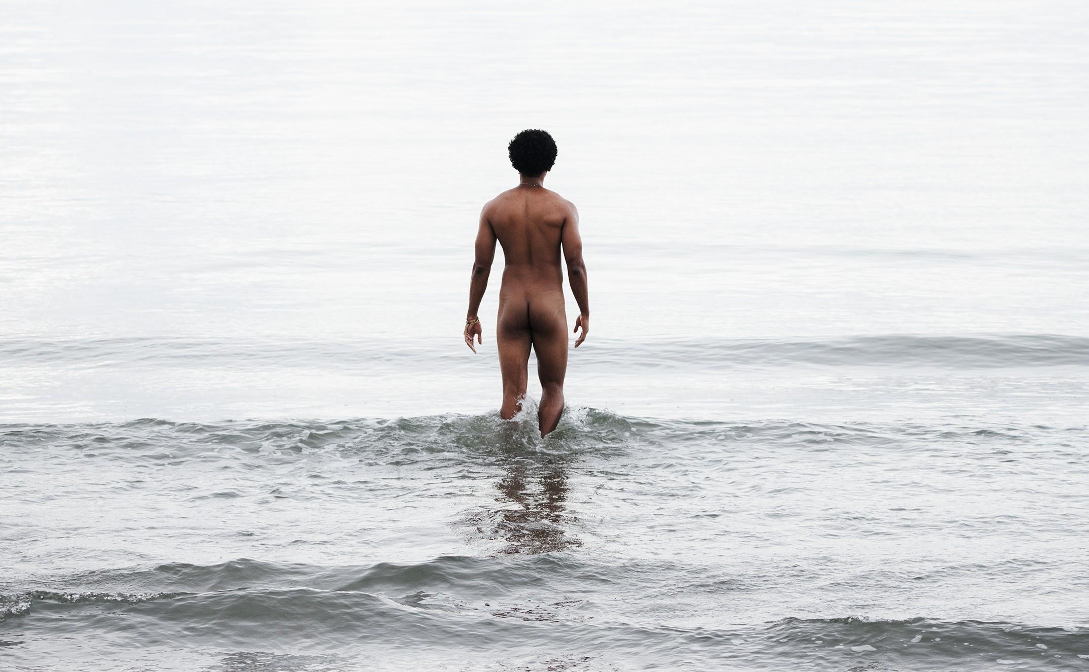 Engullimiento, Manzanillo nº 5. Desnudo en un paisaje - Photograph de Javier Rey