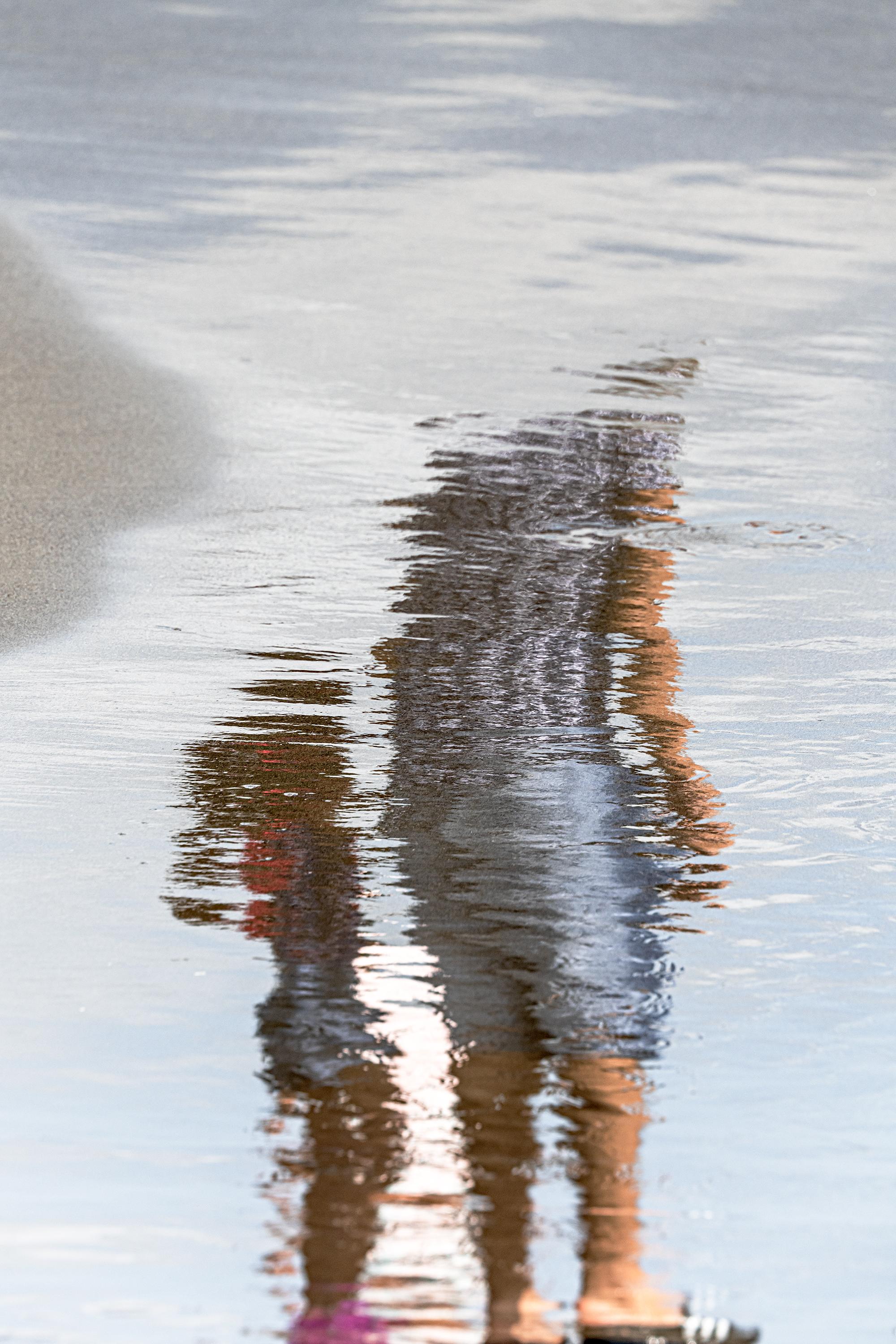 Je suis fugace n°8 et Mirages n°6, Diptyque. Photographie couleur - Gris Abstract Photograph par Javier Rey