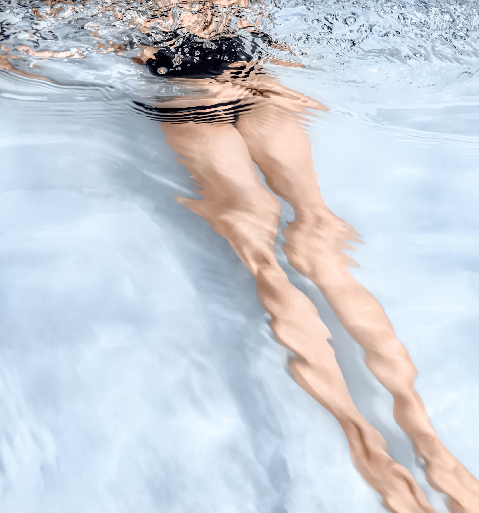 Imelt n°5 et #3, Diptyque. Photographie abstraite de nu en couleur - Gris Nude Photograph par Javier Rey