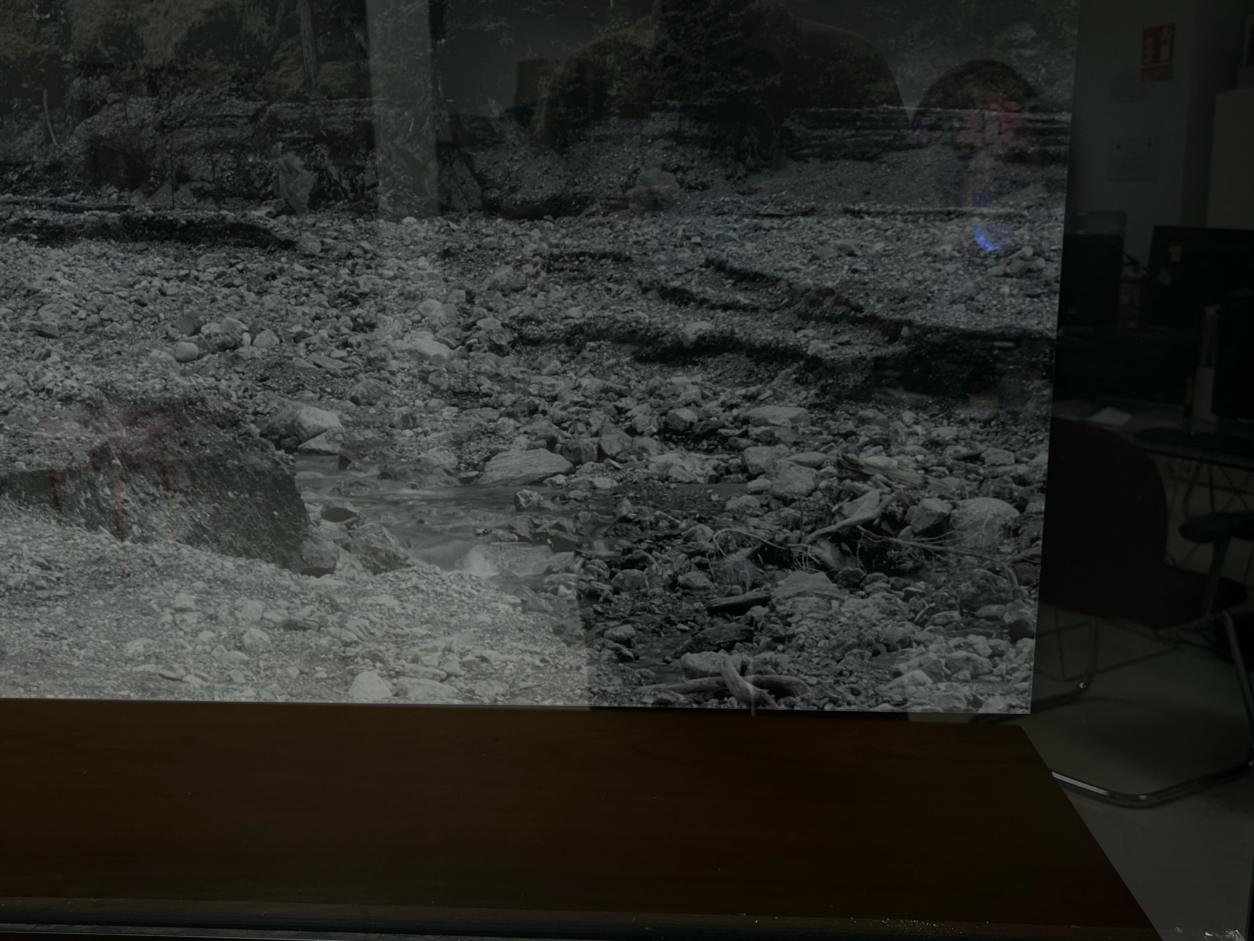 “ETH #12 (Columna)” by Javier Vallhonrat, 2000 – Color Photograph, Edition 3/3 For Sale 4