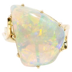 Vintage Circa 1970s Freeform Australian Crystal Opal Ring 18 Carat Yellow Gold