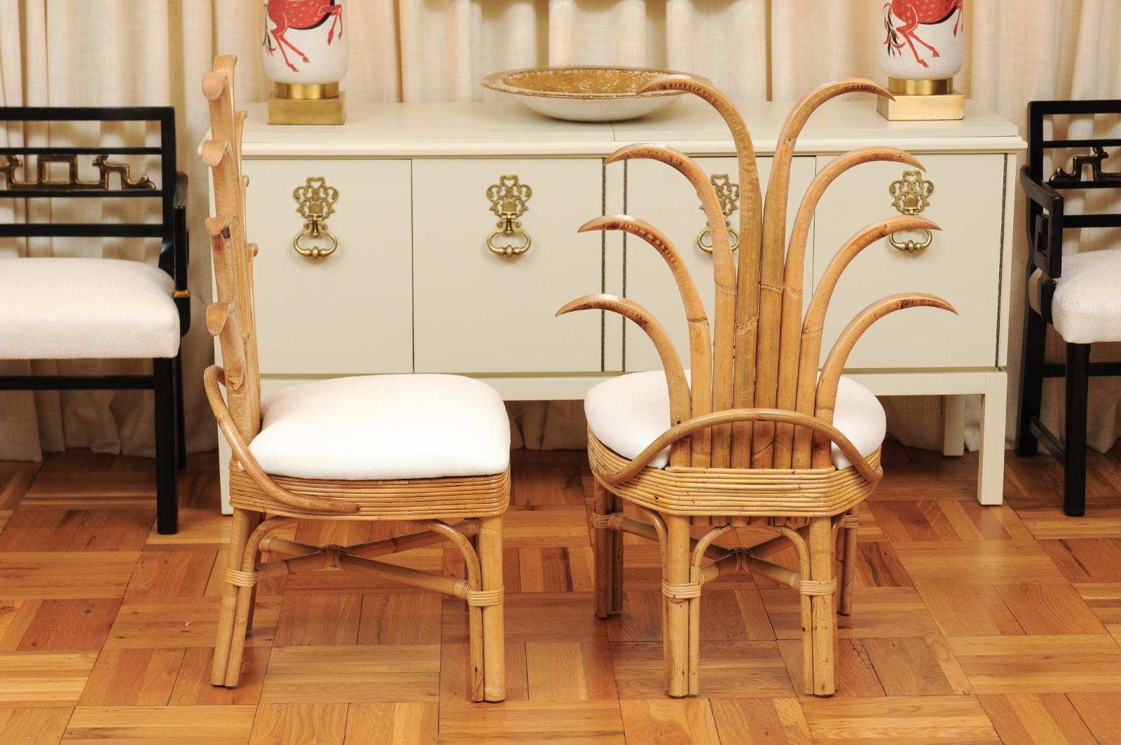 Exquisiter Satz von 8 Esszimmerstühlen aus Rattan und Palmwedel, um 1950 im Angebot 2