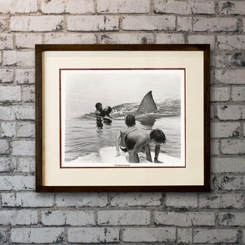 Jaws, Unframed Poster, 1975

Front-of-House Card (8 X 10 Inches). Original black and white Publicity-Still for Jaws.

Year: 1975
Nationality: United States
Type: Publicity-Still
Size: 8 x 10

Anti UV Glass & Single Mount Framed Poster: