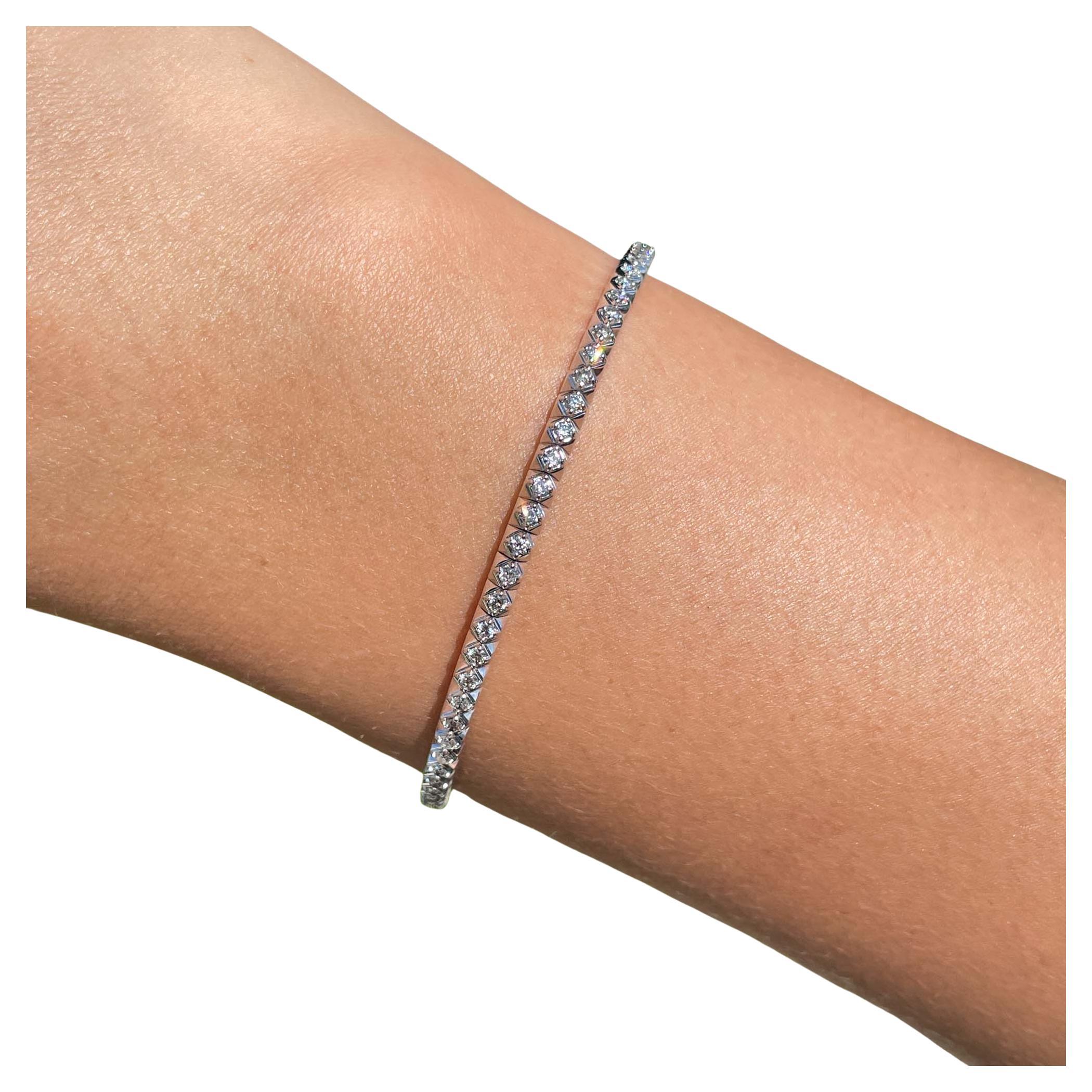 Jay Feder Flex-Tennisarmband aus 14 Karat Weißgold mit runden Diamanten