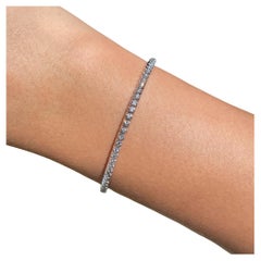 Jay Feder Flex-Tennisarmband aus 14 Karat Weißgold mit runden Diamanten