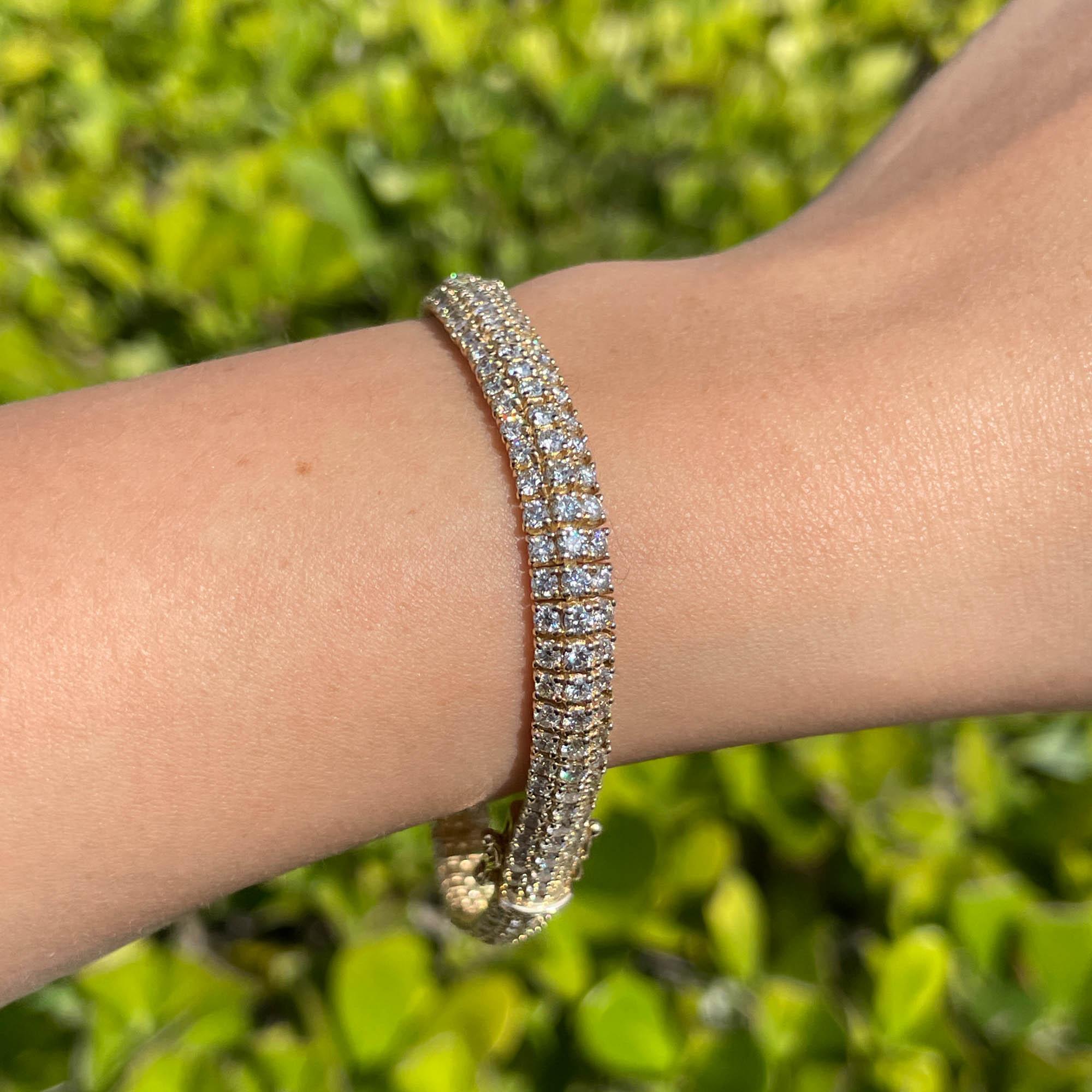 Jay Feder 14k Yellow Gold Diamond 3 Row Tennis Bracelet In Good Condition For Sale In Boca Raton, FL