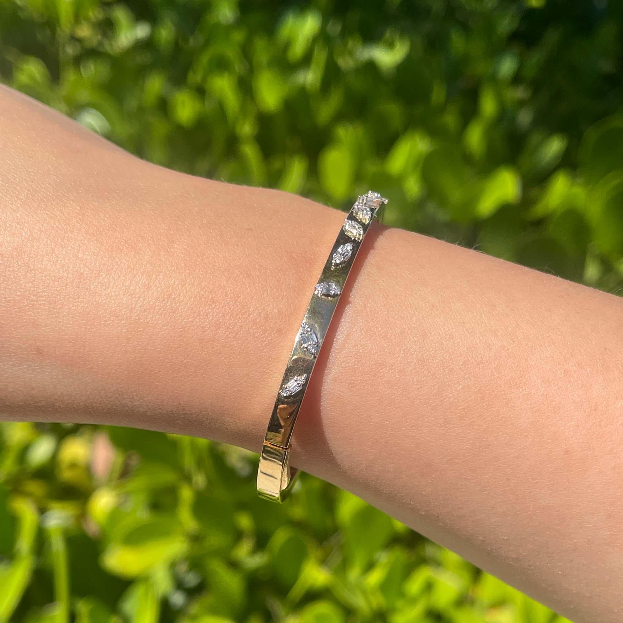 Taille Marquise Jay Feder Bracelet jonc en or jaune 14 carats avec diamants en vente