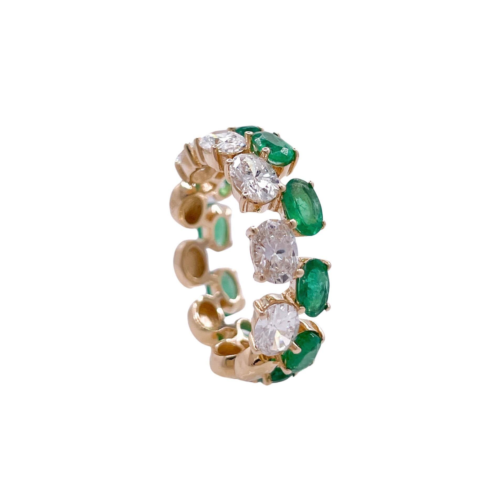 Women's or Men's Jay Feder 14k Yellow Gold Emerald and Diamond Band Ring