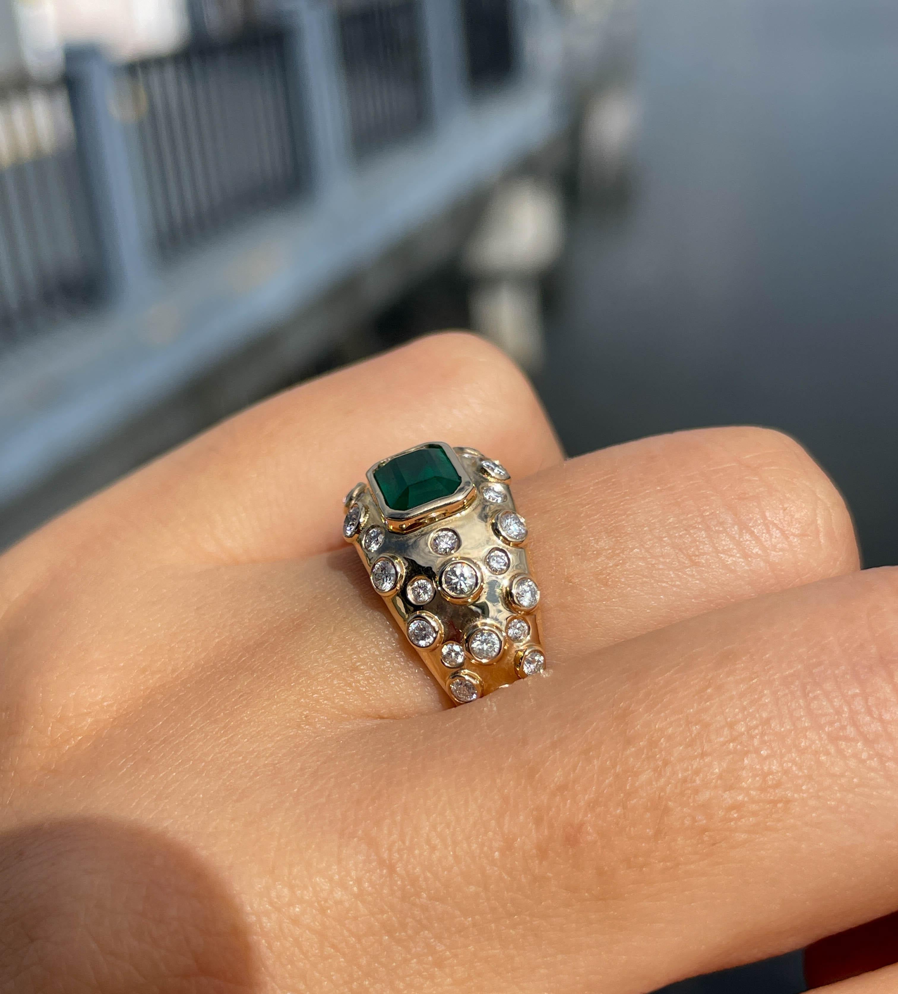 Jay Feder 14k Yellow Gold Green Emerald Diamond Ring In Good Condition For Sale In Boca Raton, FL