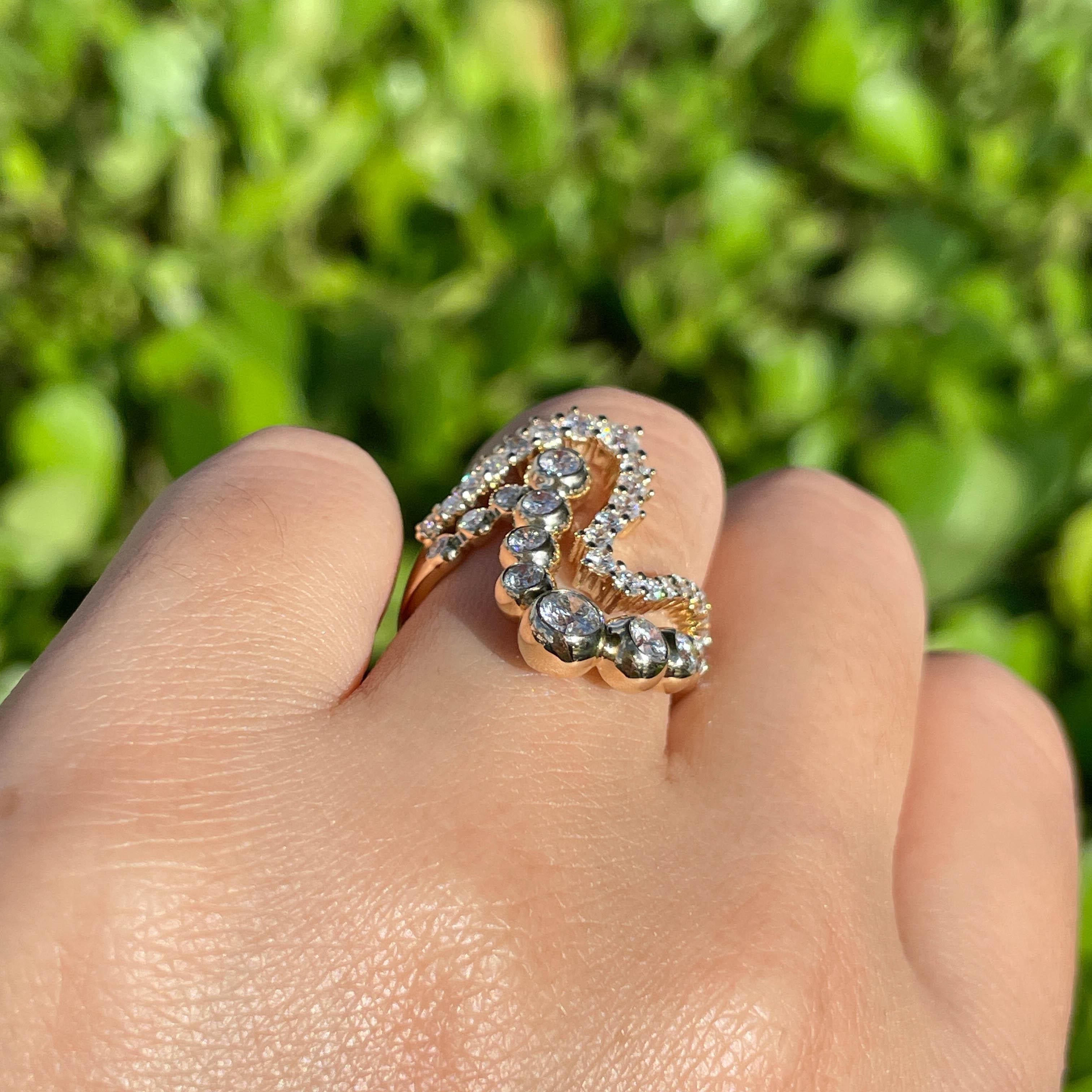 Jay Feder 14k Yellow Gold Round Diamond Bezel ZigZag Ring For Sale 5