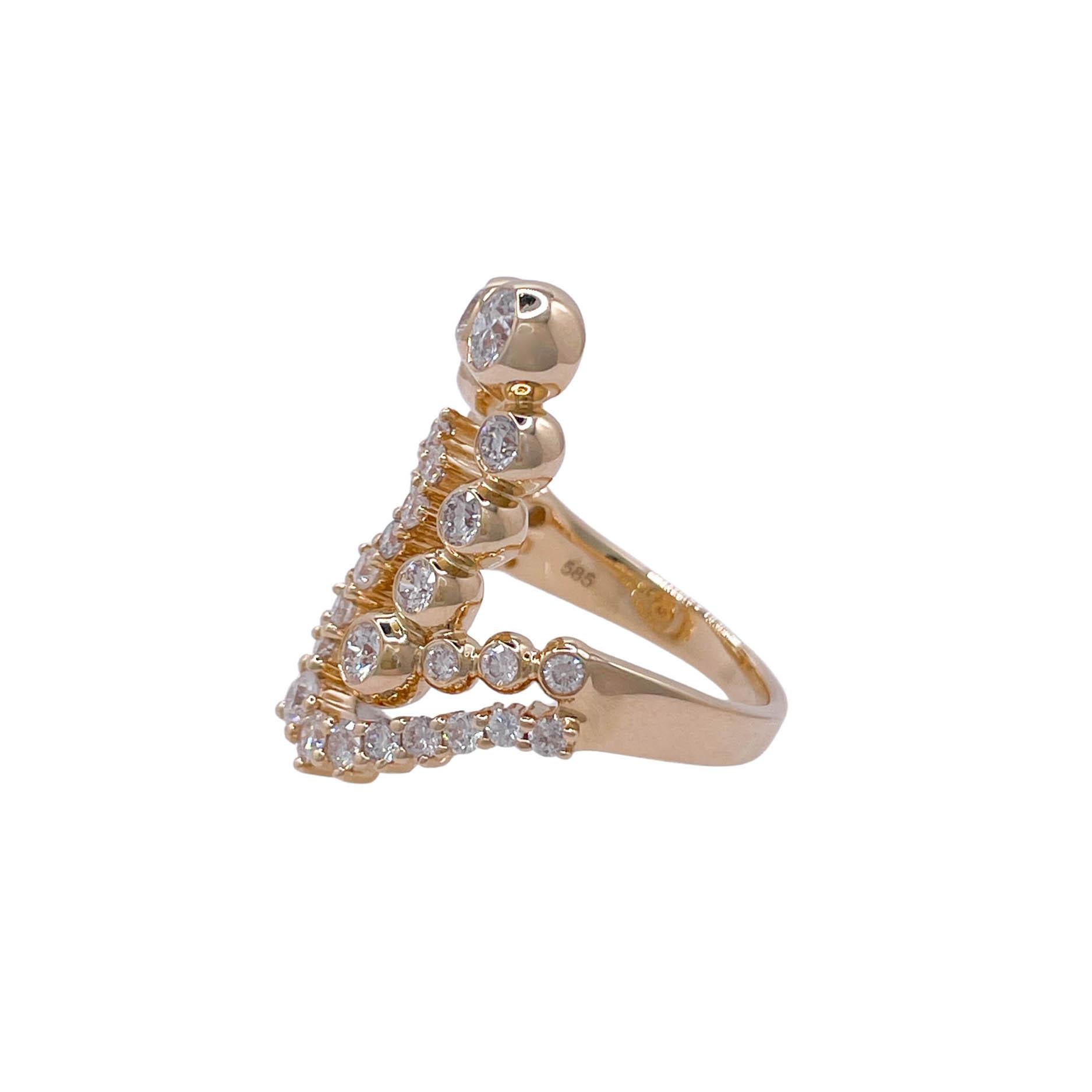 Jay Feder 14k Yellow Gold Round Diamond Bezel ZigZag Ring In Good Condition For Sale In Boca Raton, FL