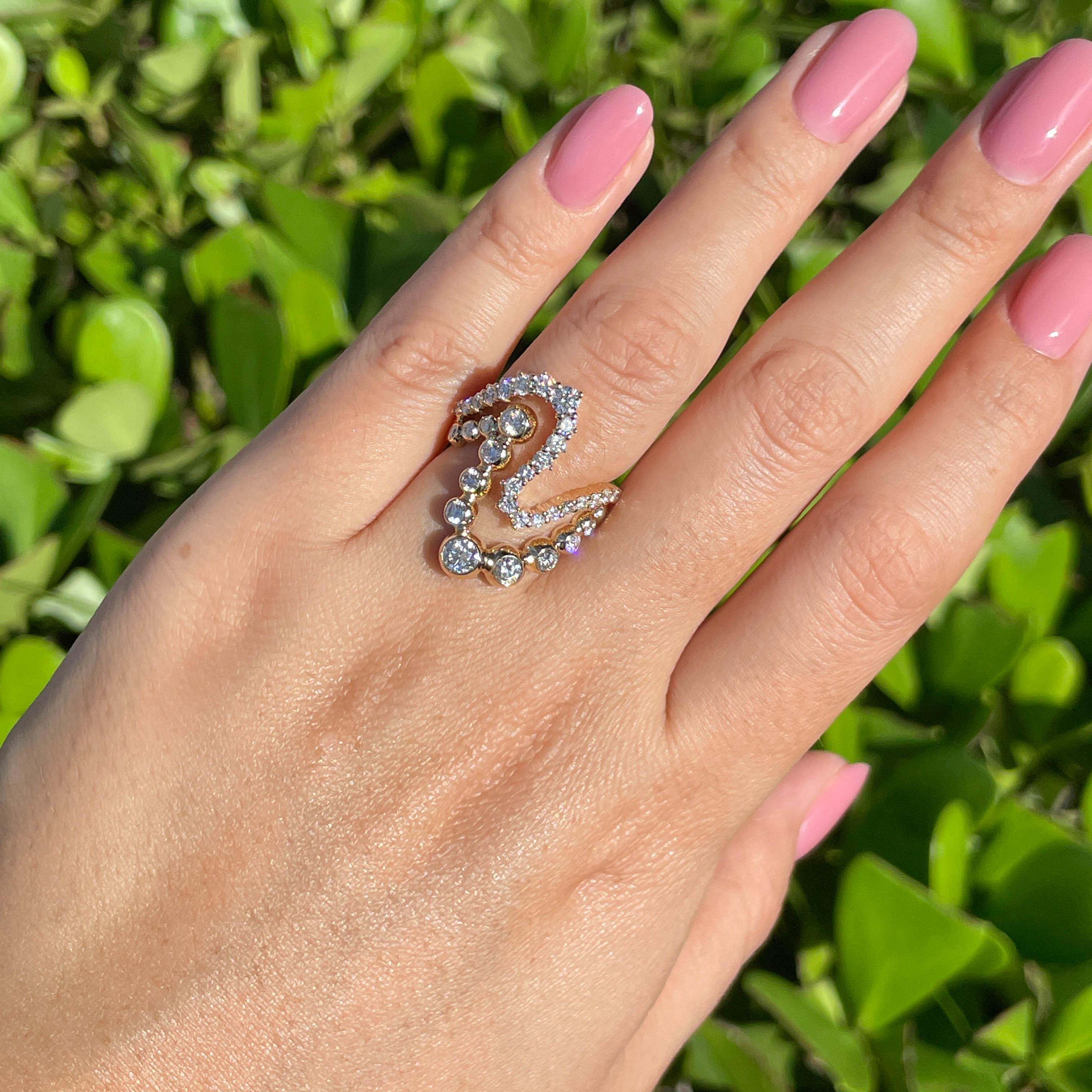 Jay Feder 14k Yellow Gold Round Diamond Bezel ZigZag Ring For Sale 1
