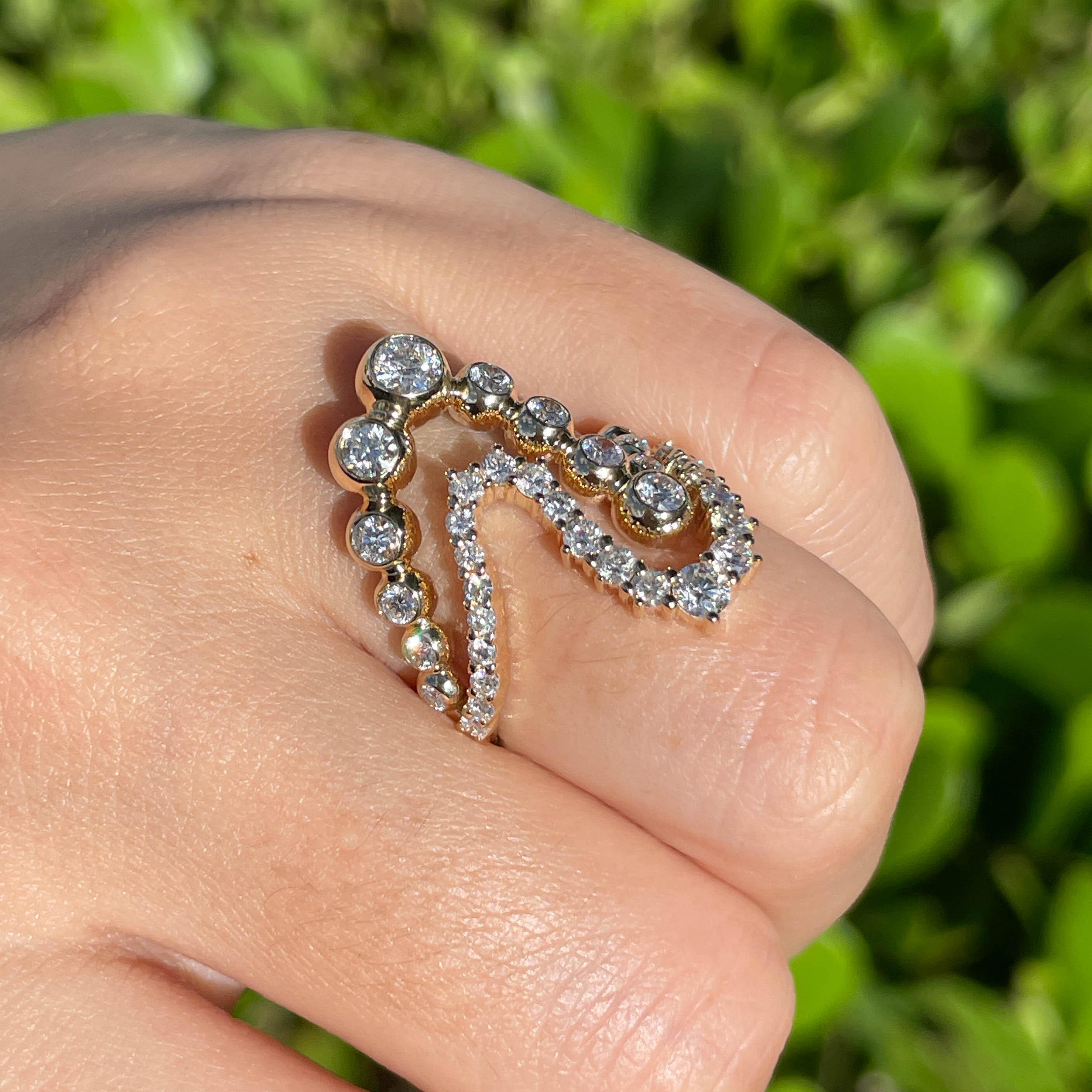 Jay Feder 14k Yellow Gold Round Diamond Bezel ZigZag Ring For Sale 4