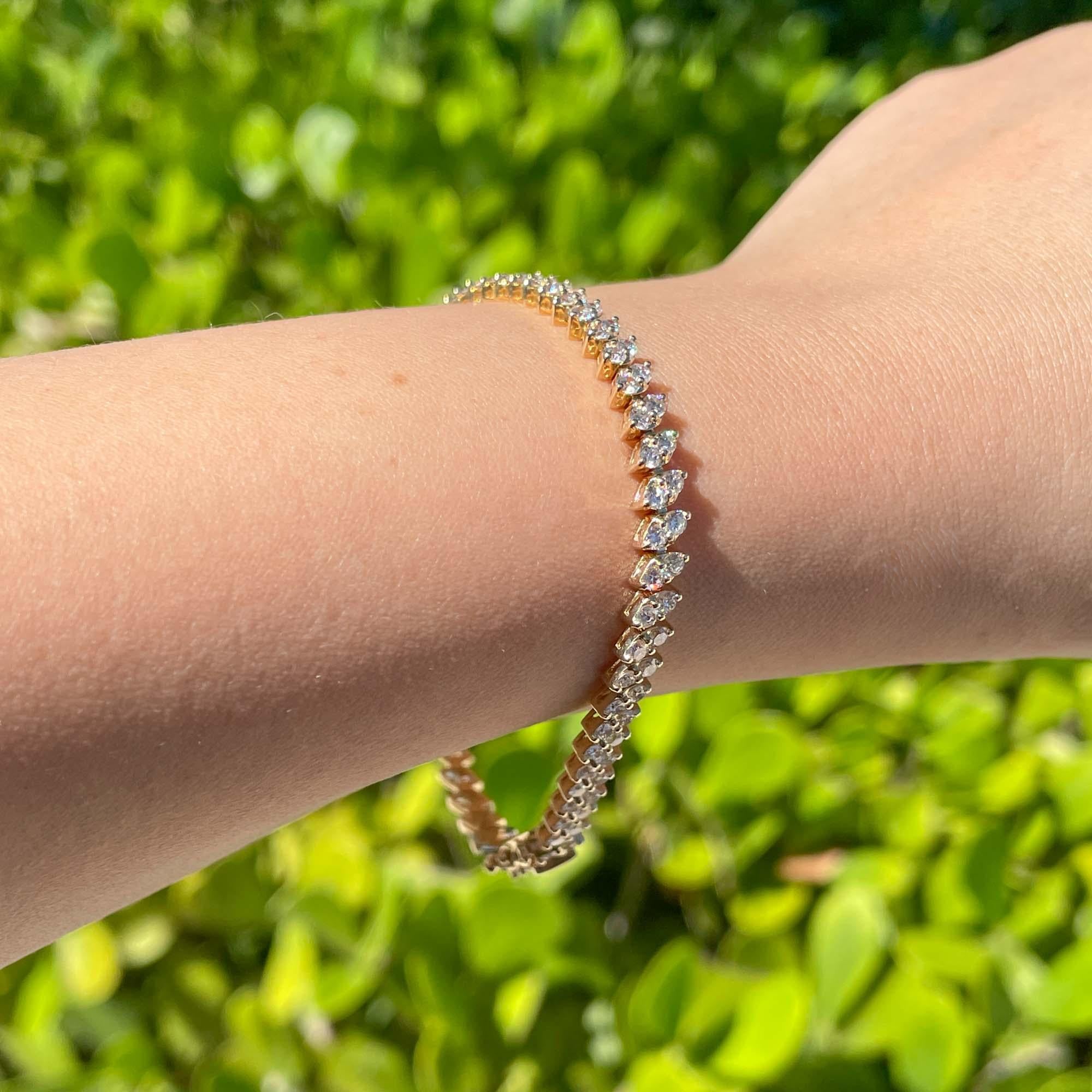 Round Cut Jay Feder 14k Yellow Gold Round Diamond Tennis Bracelet For Sale