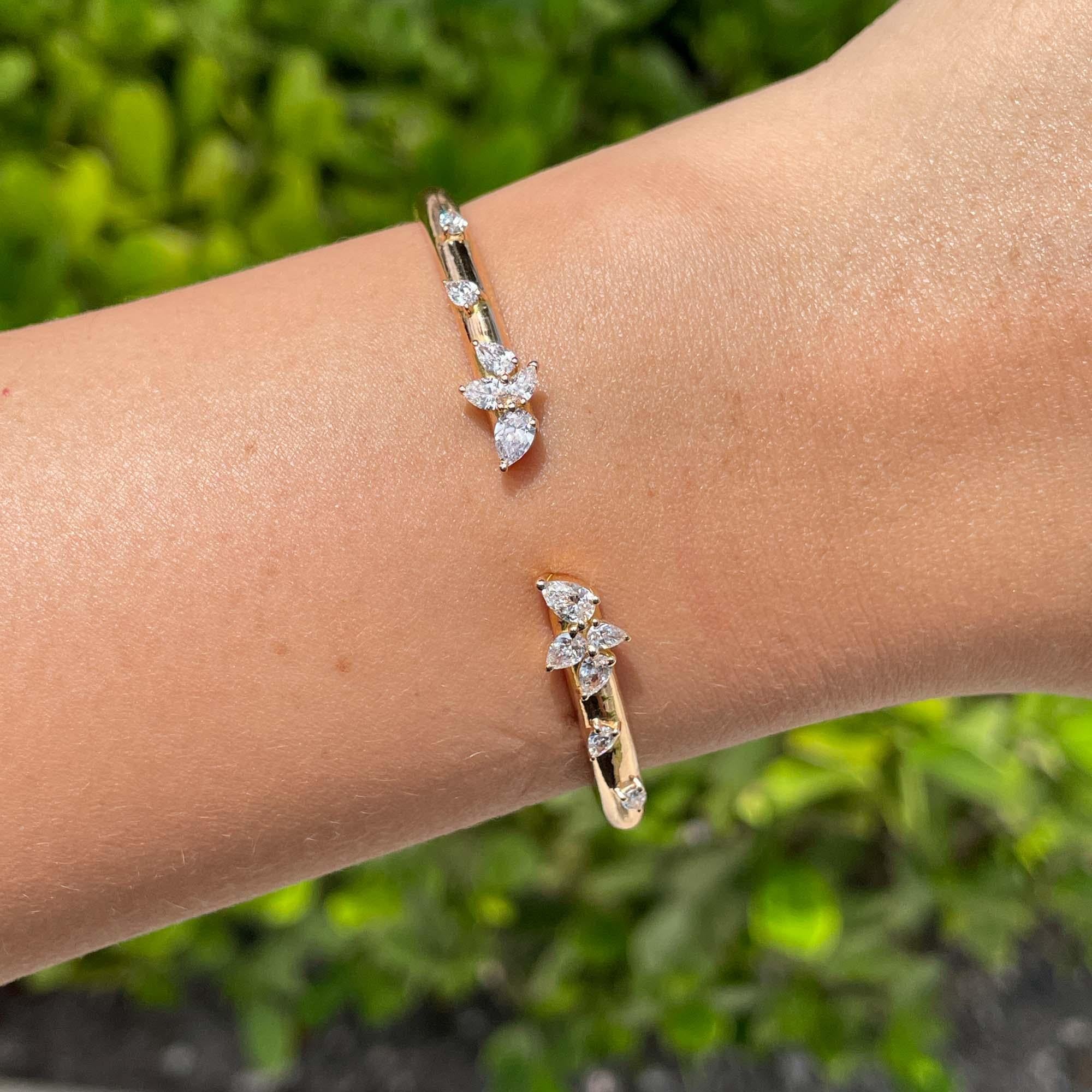 Jay Feder Bracelet jonc à charnière en or rose 18 carats et diamants Bon état - En vente à Boca Raton, FL