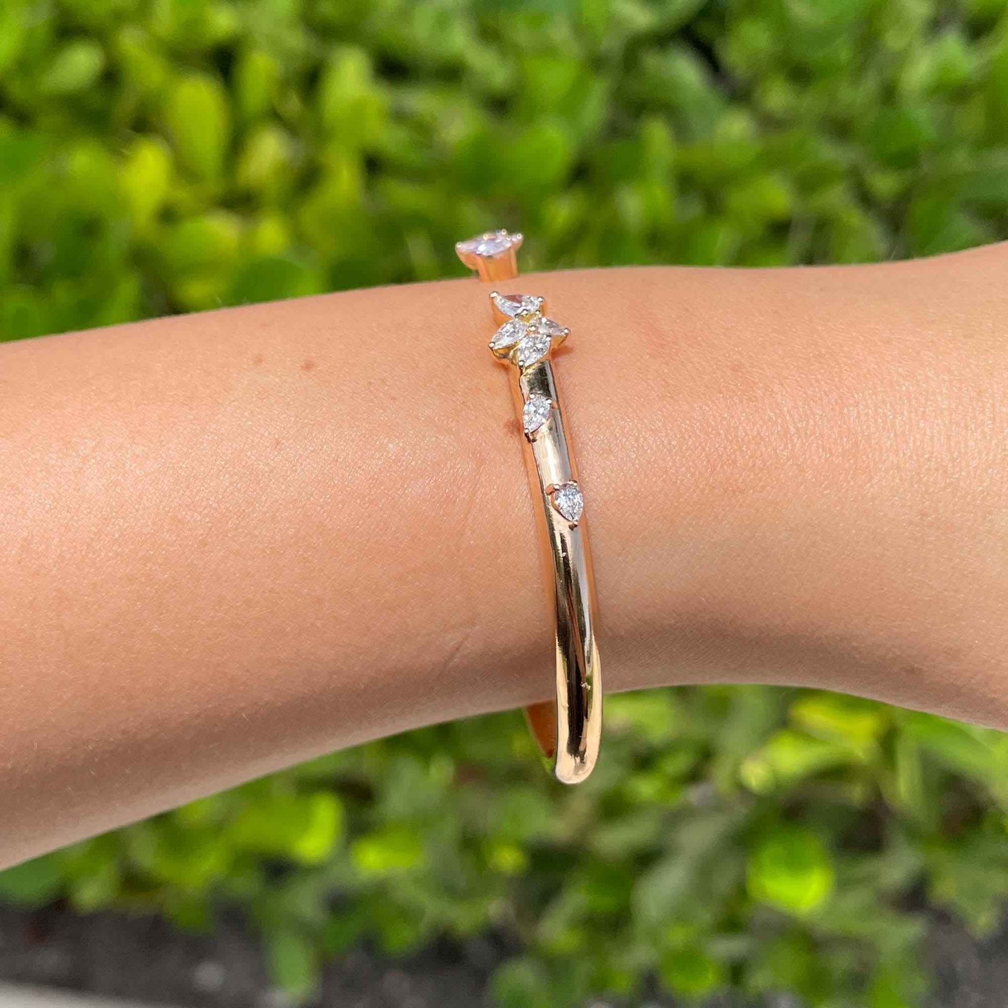 Jay Feder Bracelet jonc à charnière en or rose 18 carats et diamants en vente 1