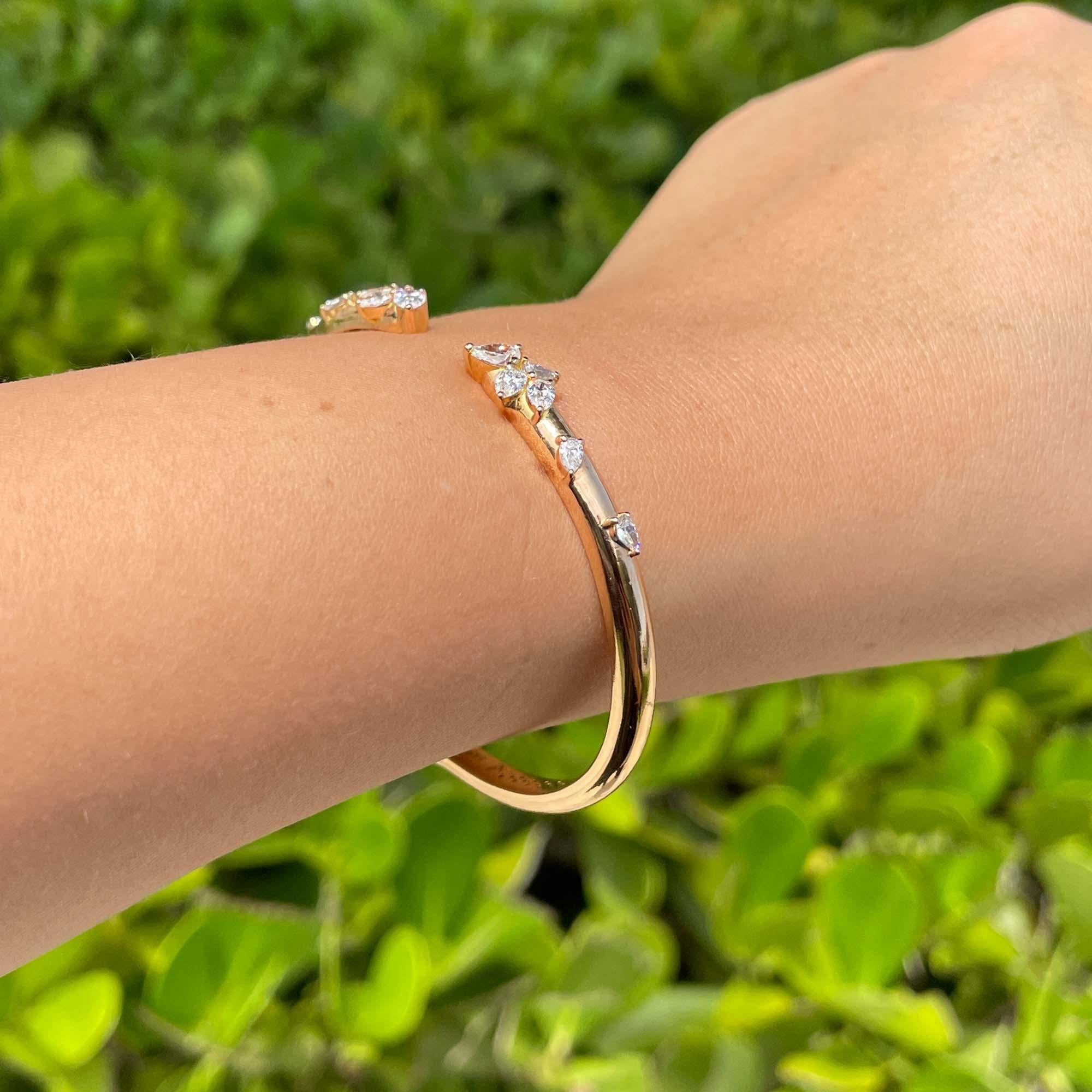 Jay Feder Bracelet jonc à charnière en or rose 18 carats et diamants en vente 2