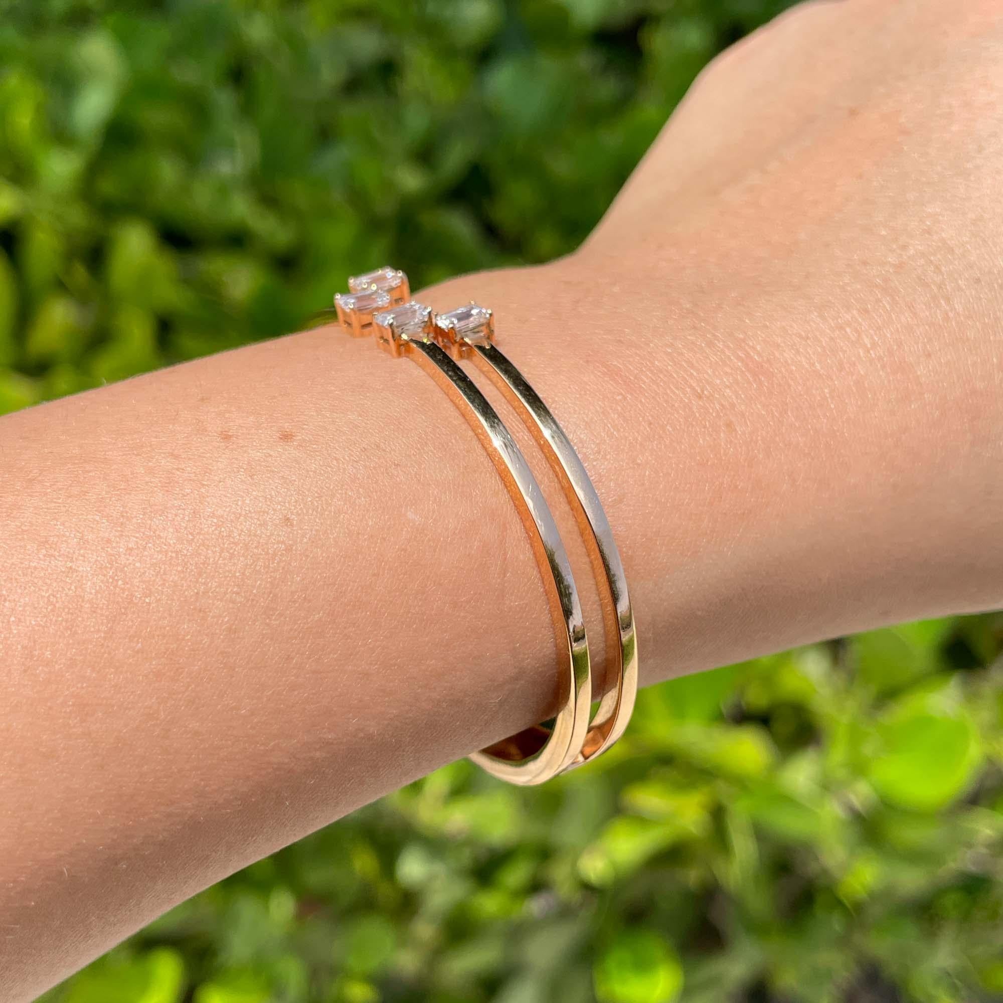 Jay Feders Bracelet à charnière en or rose 18k, émeraude et diamant en vente 1