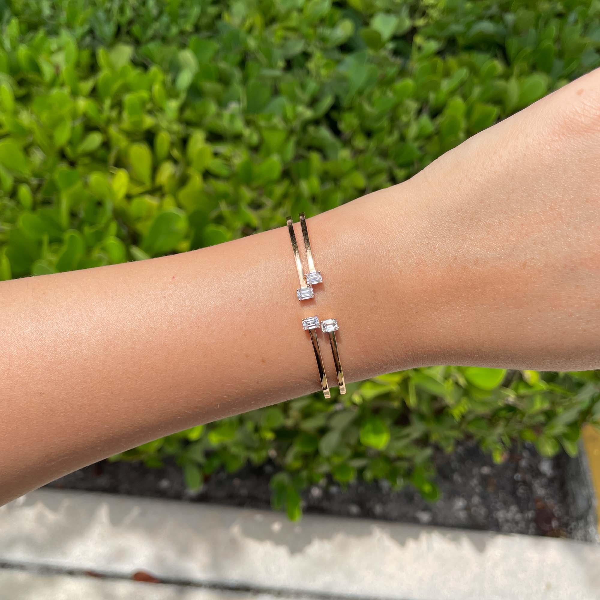 Jay Feders Bracelet à charnière en or rose 18k, émeraude et diamant en vente 2