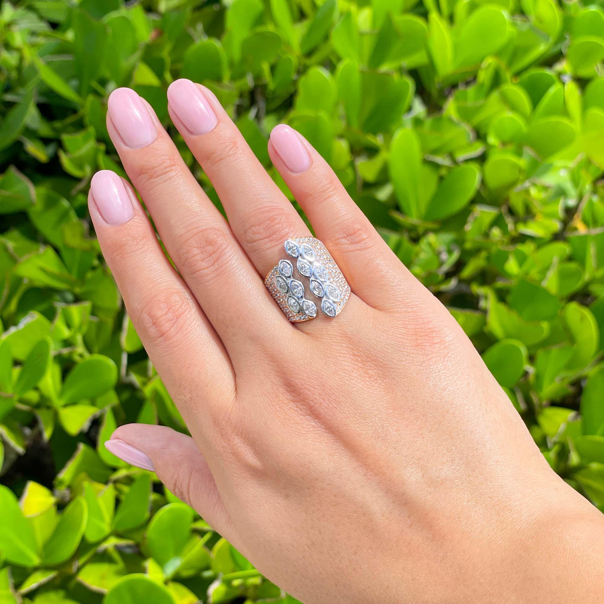 Jay Feder 18k Two Tone Gold Diamond Cocktail Ring For Sale 3