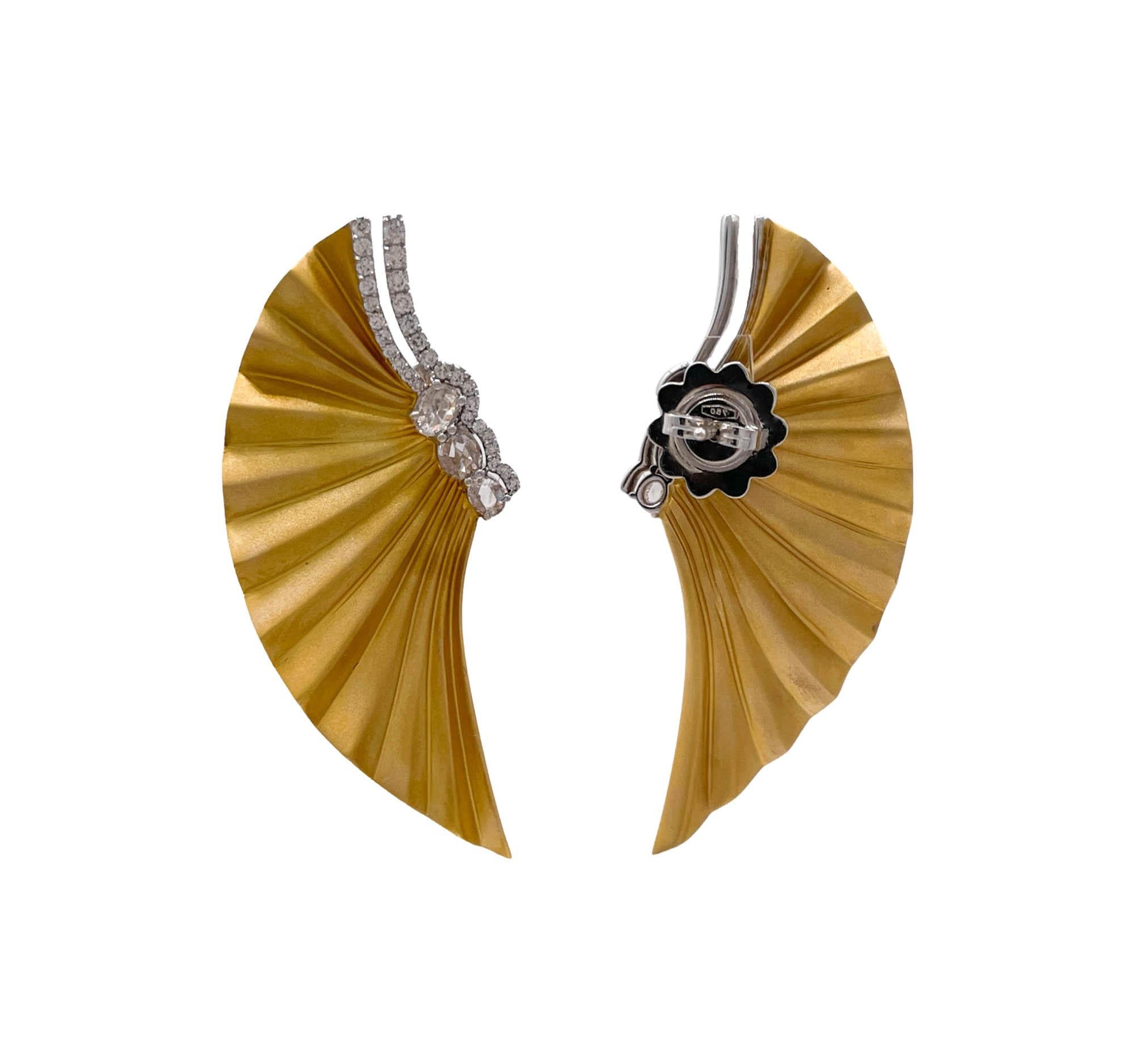 Jay Feder 18k Two Tone Gold Diamond Fan Earrings In Good Condition For Sale In Boca Raton, FL
