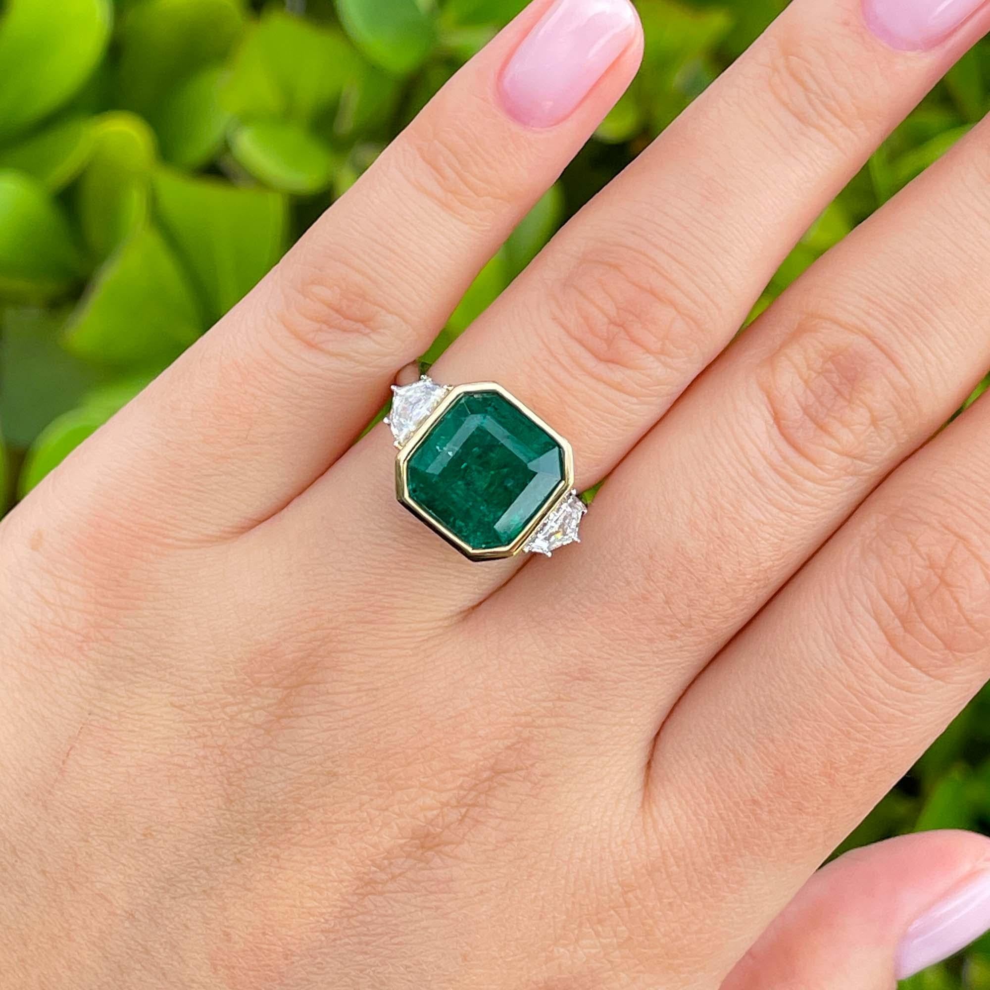 Jay Feder 18k Two Tone Gold Green Emerald and Diamond Three Stone Ring 10