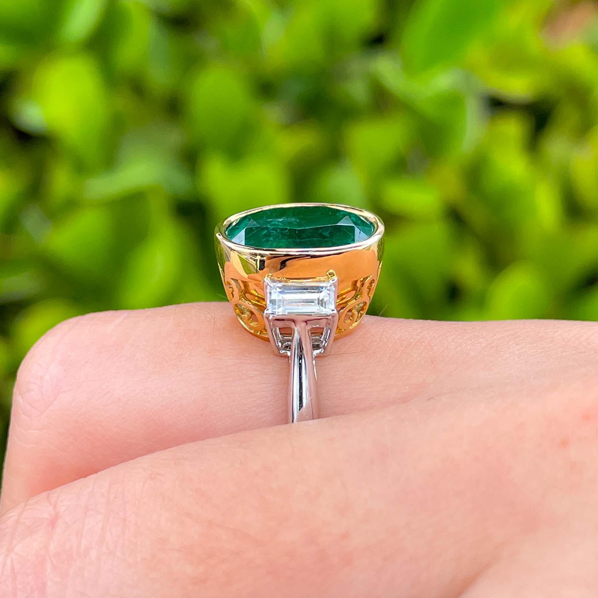Jay Feder 18k Two Tone Gold Green Emerald and Diamond Three Stone Ring 1