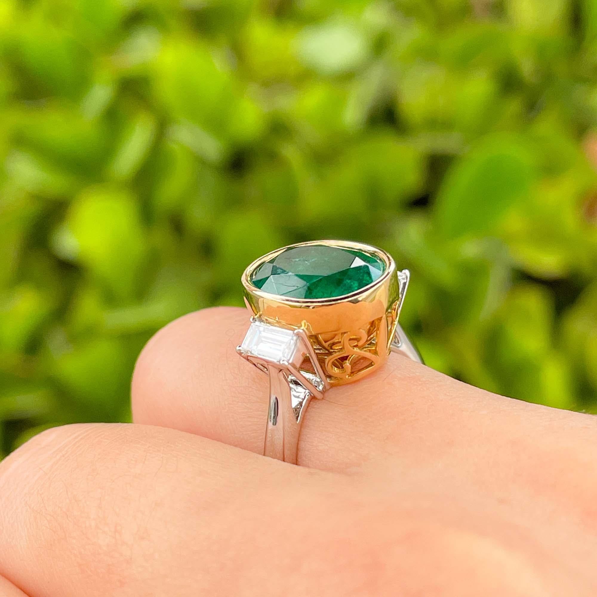 Jay Feder 18k Two Tone Gold Green Emerald and Diamond Three Stone Ring 2