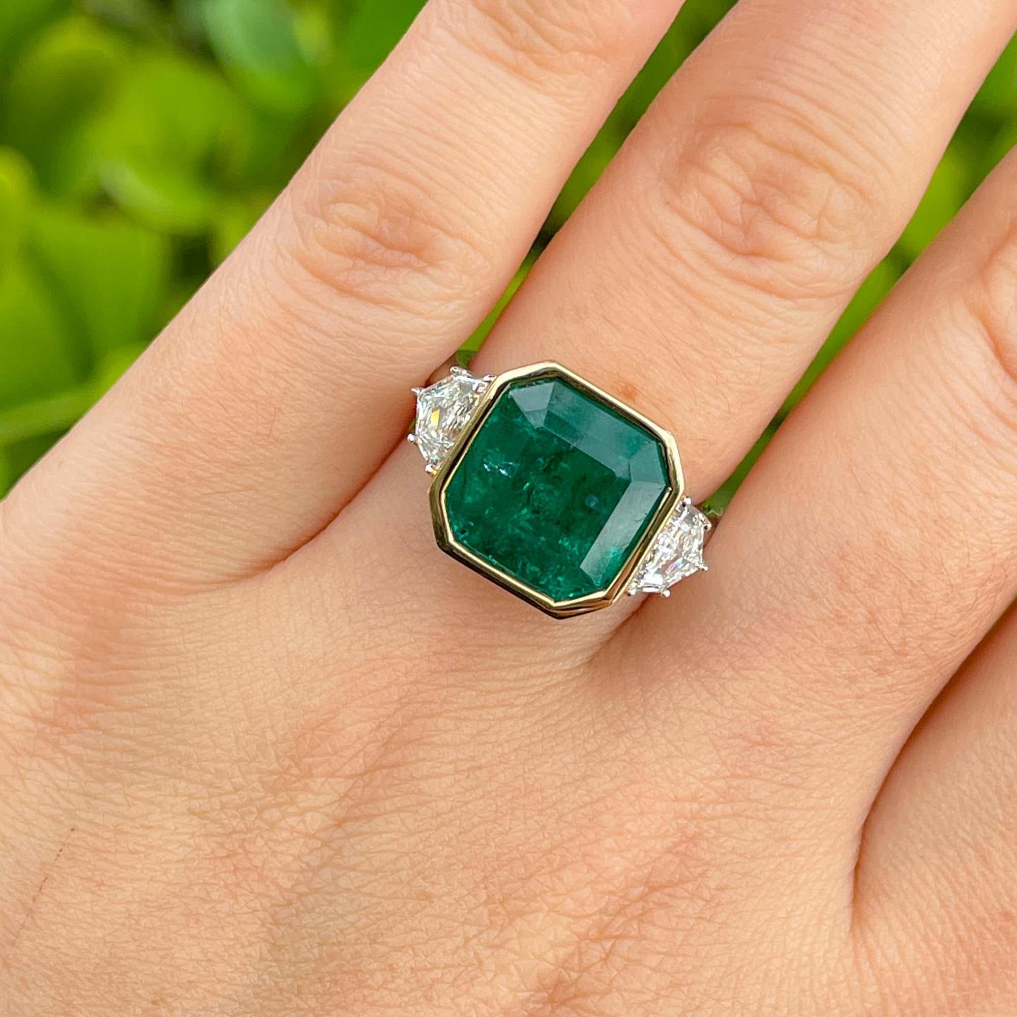 Jay Feder 18k Two Tone Gold Green Emerald and Diamond Three Stone Ring 4