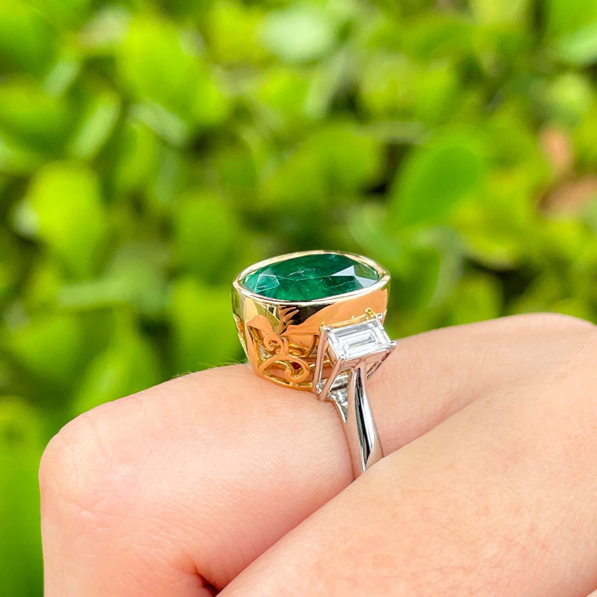 Jay Feder 18k Two Tone Gold Green Emerald and Diamond Three Stone Ring 4