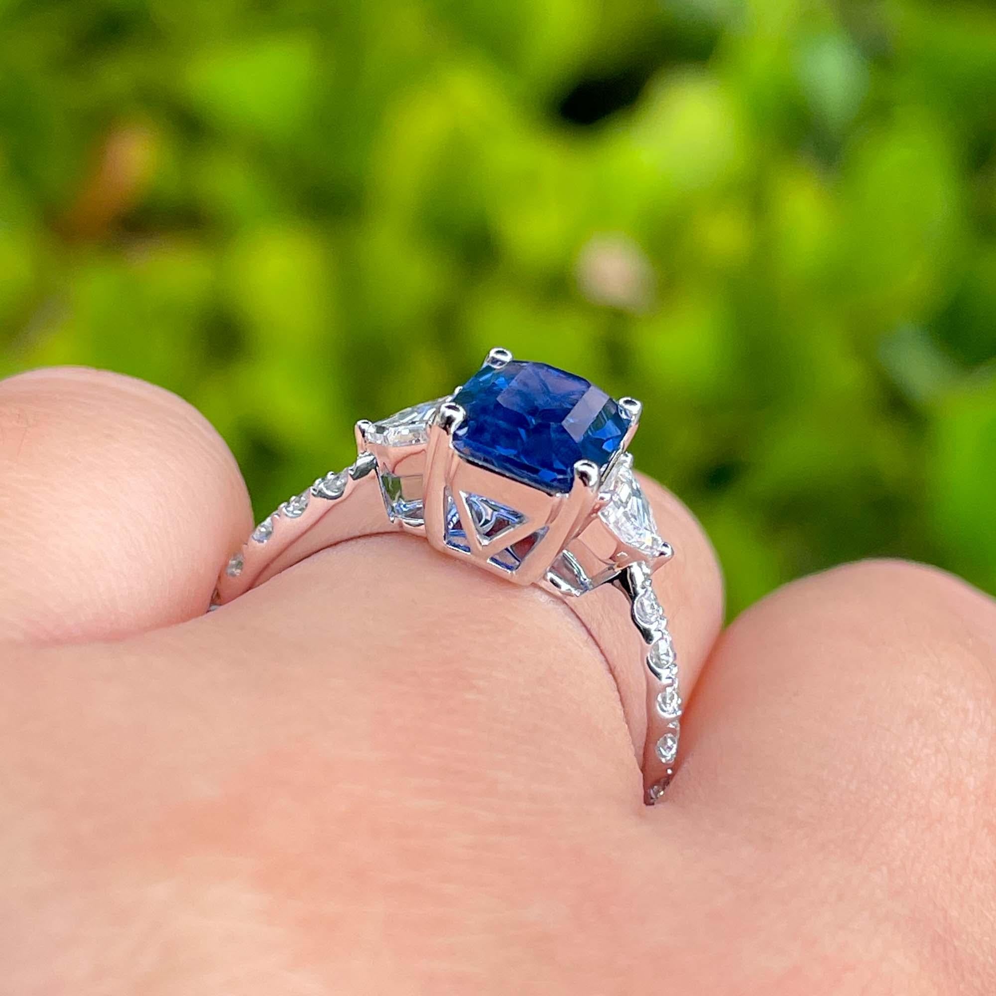 Jay Feder 18k White Gold Blue Sapphire and Diamond Three Stone Ring 3