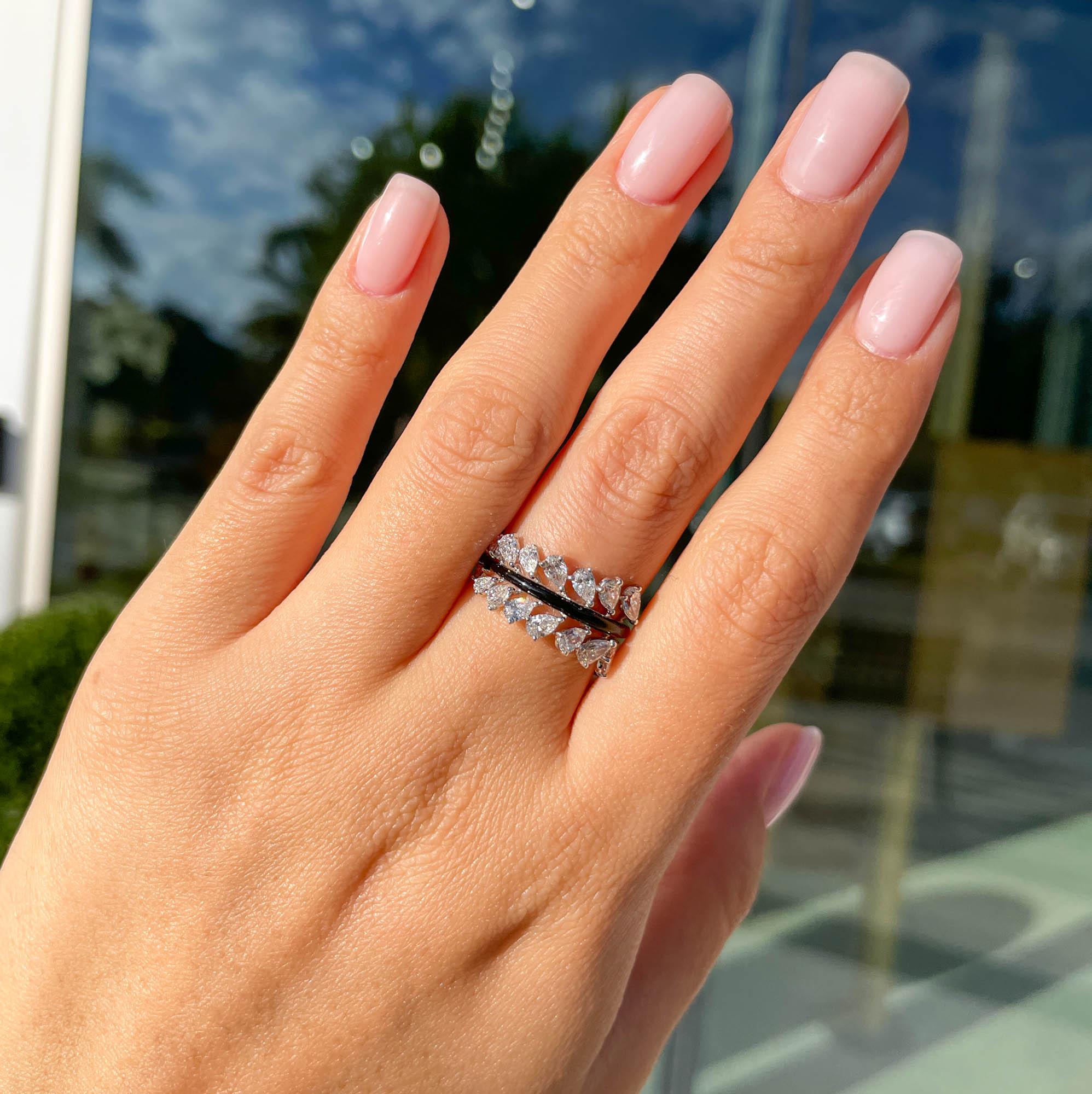 Bague en or blanc 18k avec diamant et feuille d'émail noir Feder 1