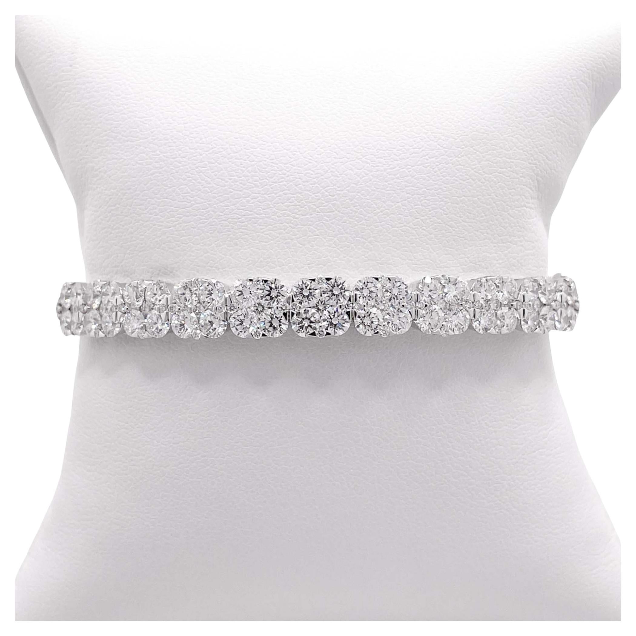 Jay Feder 18k White Gold Diamond Flower Cluster Bangle Bracelet For Sale