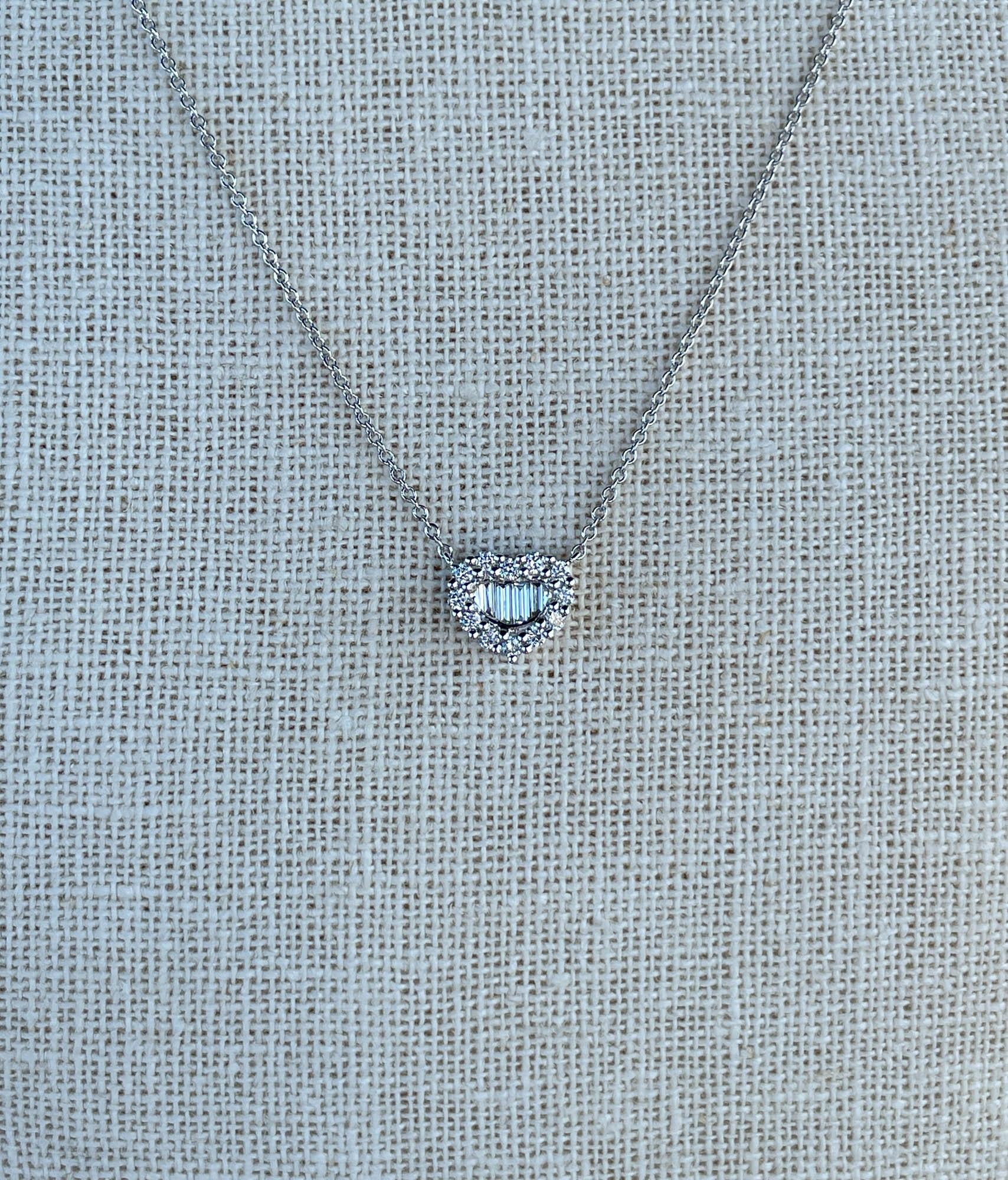 Collar Colgante Racimo de Corazones con Diamantes de Oro Blanco de 18k Jay Feder Corte mixto