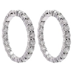 Pendientes de aro de diamantes Jay Feder de oro blanco de 18k