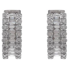 Boucles d'oreilles Huggie en or blanc 18k avec diamants Jay Feder