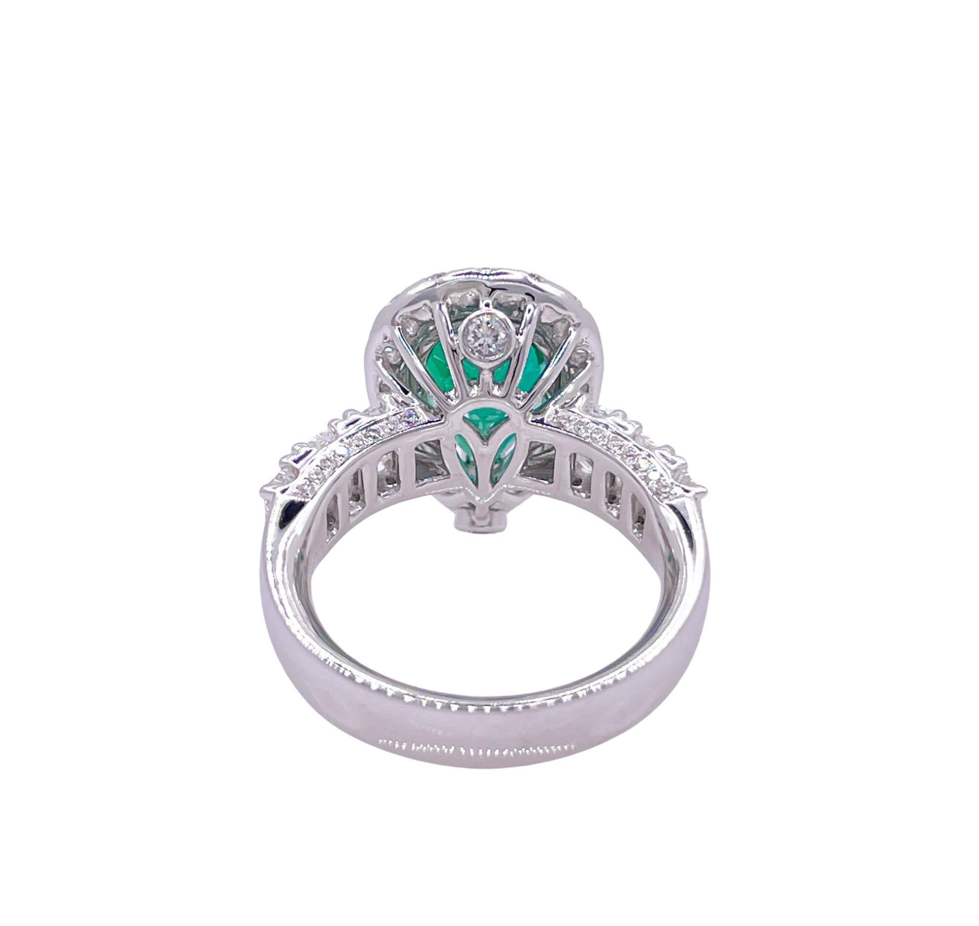 Jay Feder 18k White Gold Pear Green Emerald Diamond Engagement Right Hand Ring In Good Condition In Boca Raton, FL