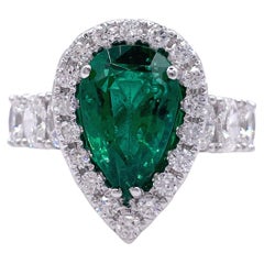 Jay Feder 18k White Gold Pear Green Emerald Diamond Engagement Right Hand Ring