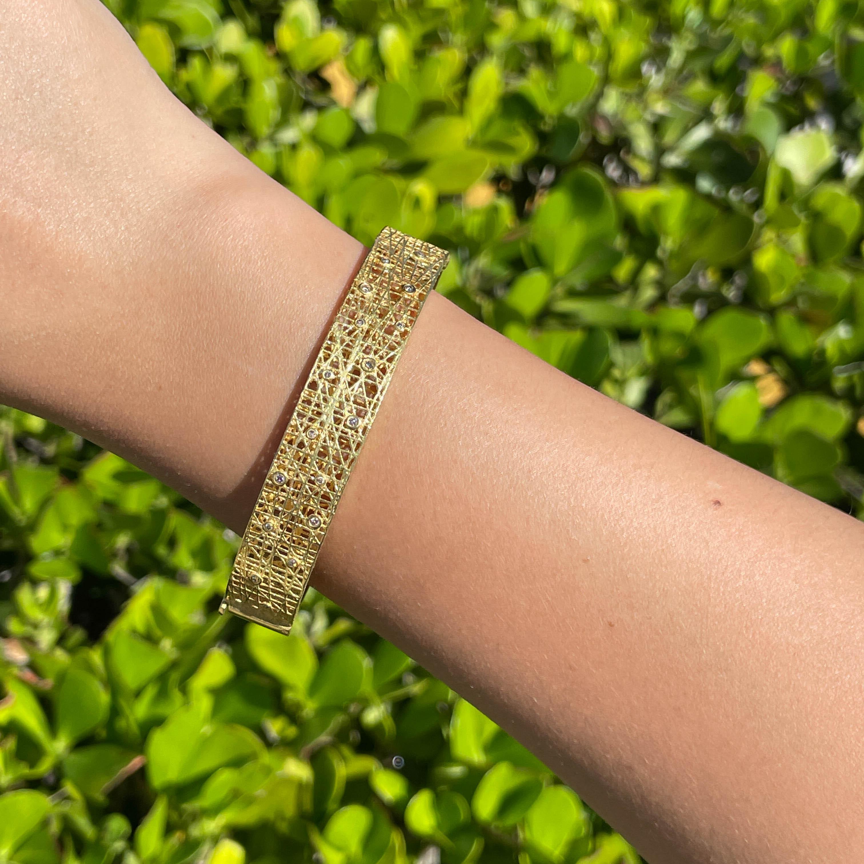 Jay Feder 18k Yellow Gold Diamond Lace Bangle Bracelet For Sale 5