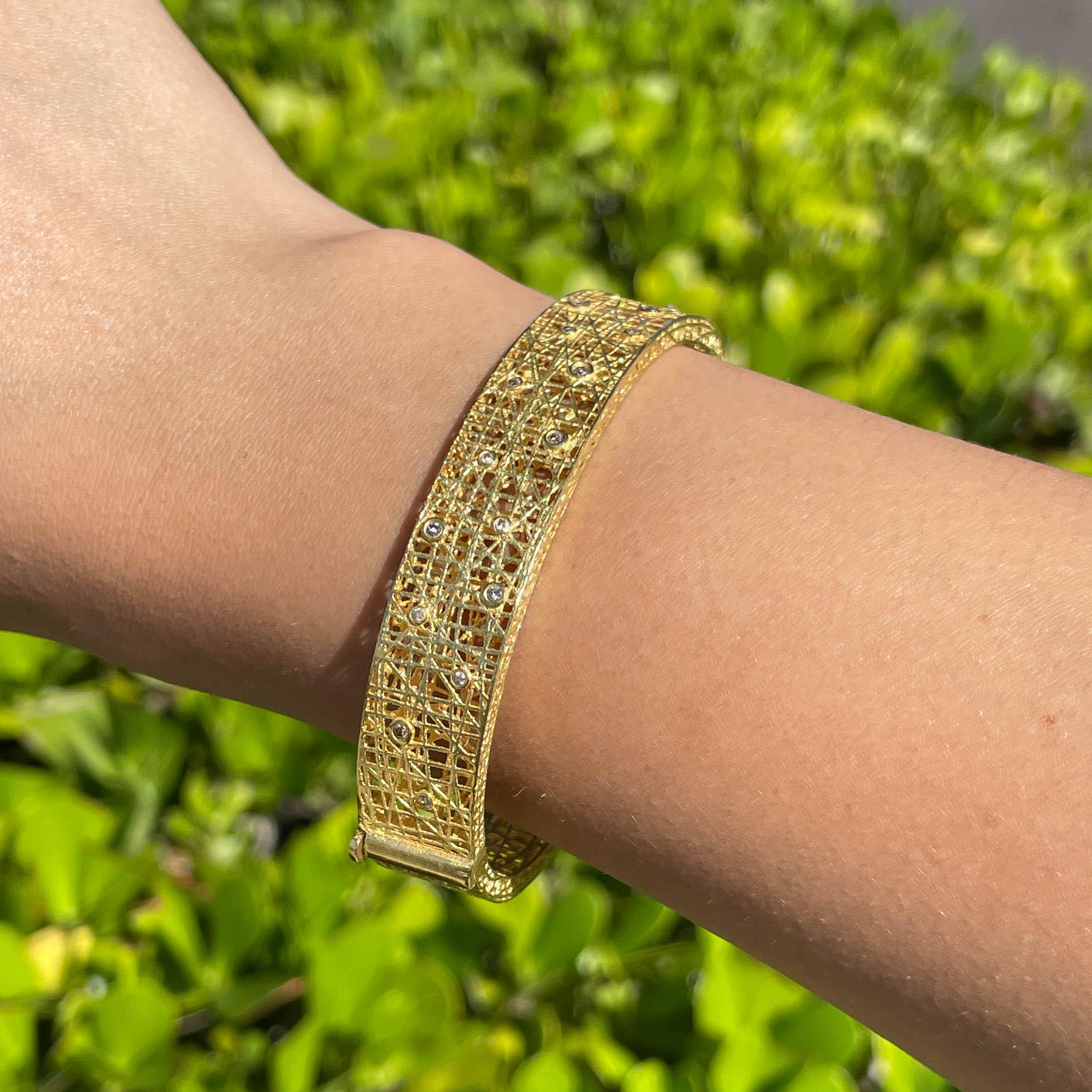 Jay Feder 18k Yellow Gold Diamond Lace Bangle Bracelet For Sale 3