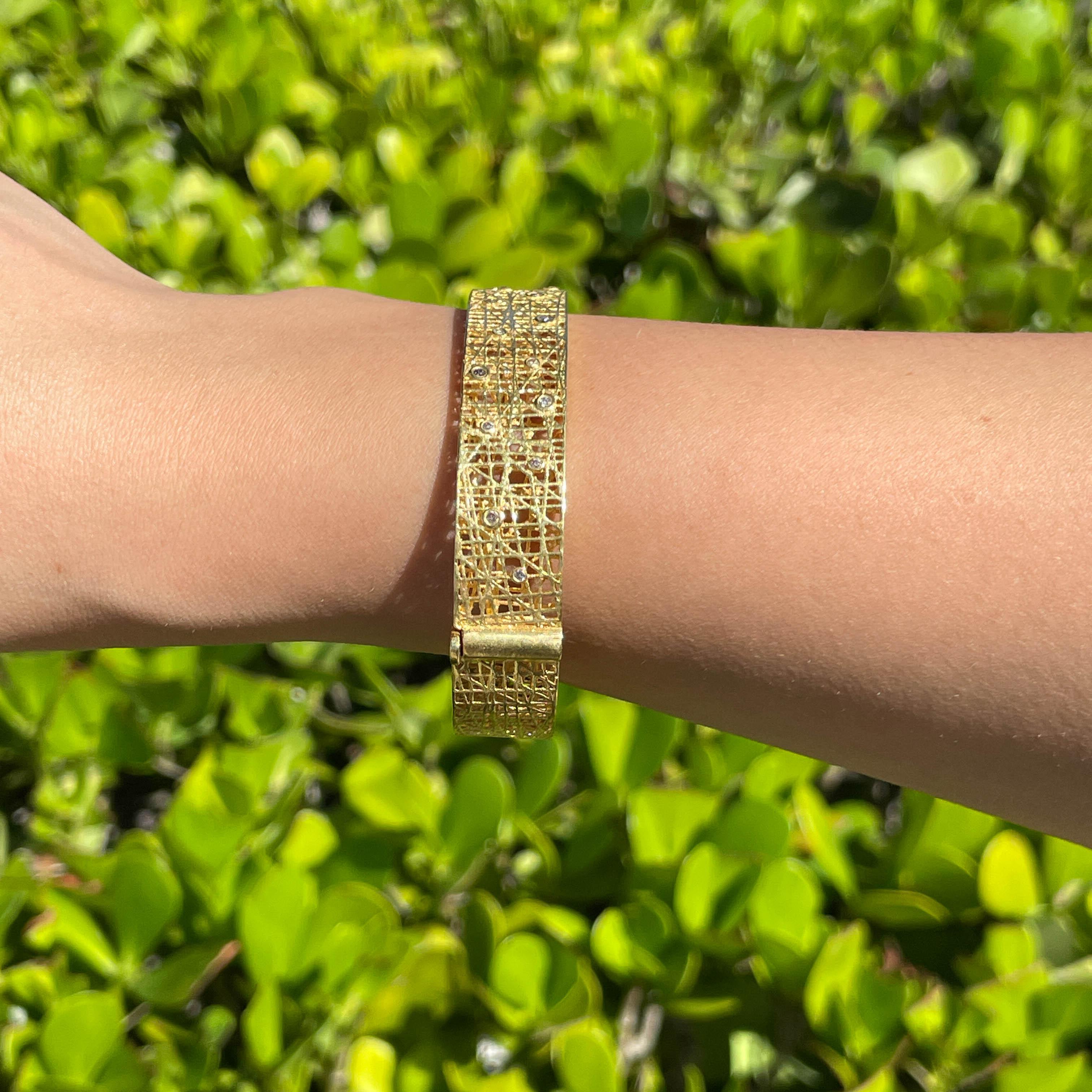 Jay Feder 18k Yellow Gold Diamond Lace Bangle Bracelet For Sale 4