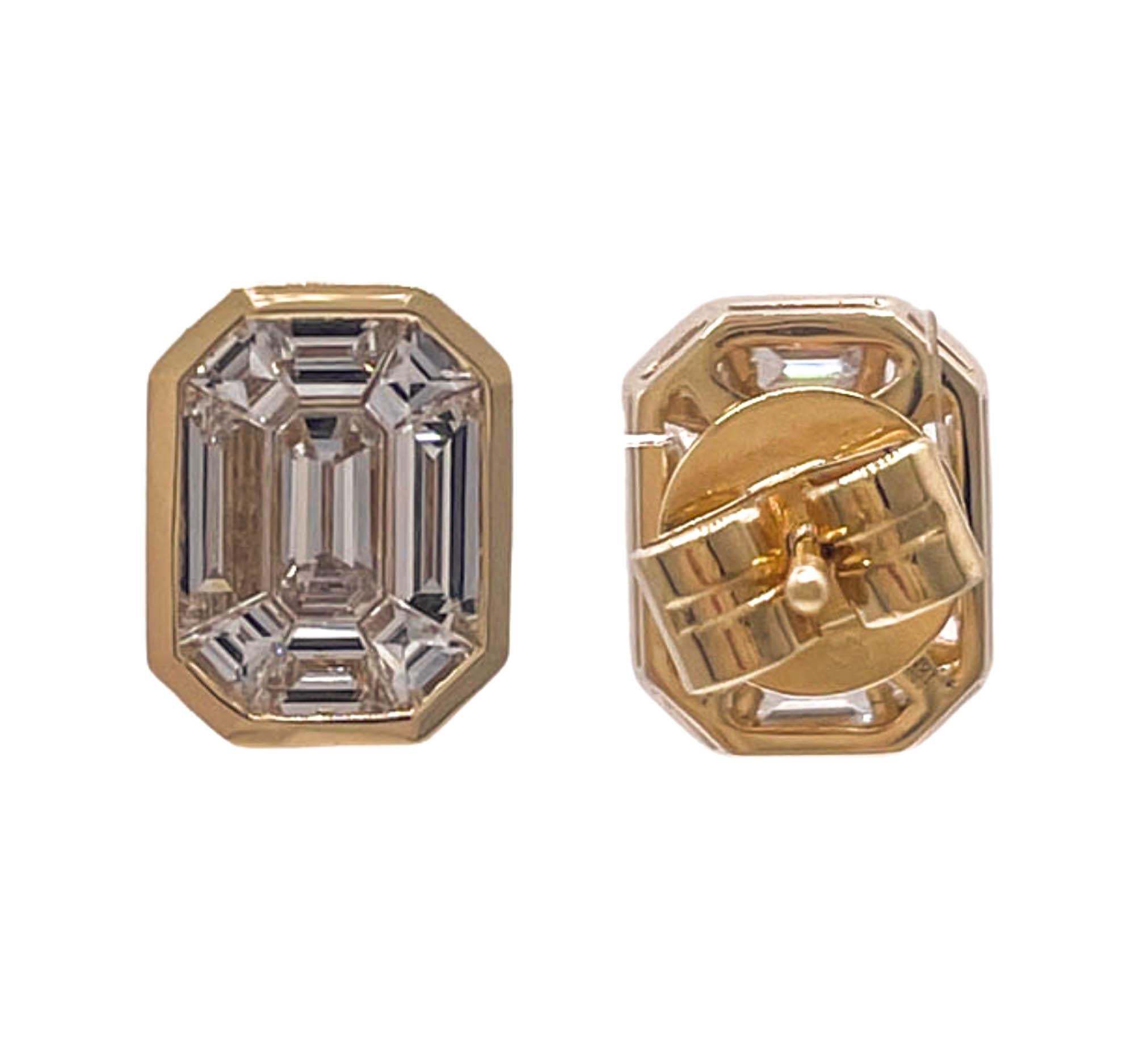 Jay Feder 18k Yellow Gold Invisible set Emerald cut Diamond Stud Earrings In Good Condition For Sale In Boca Raton, FL