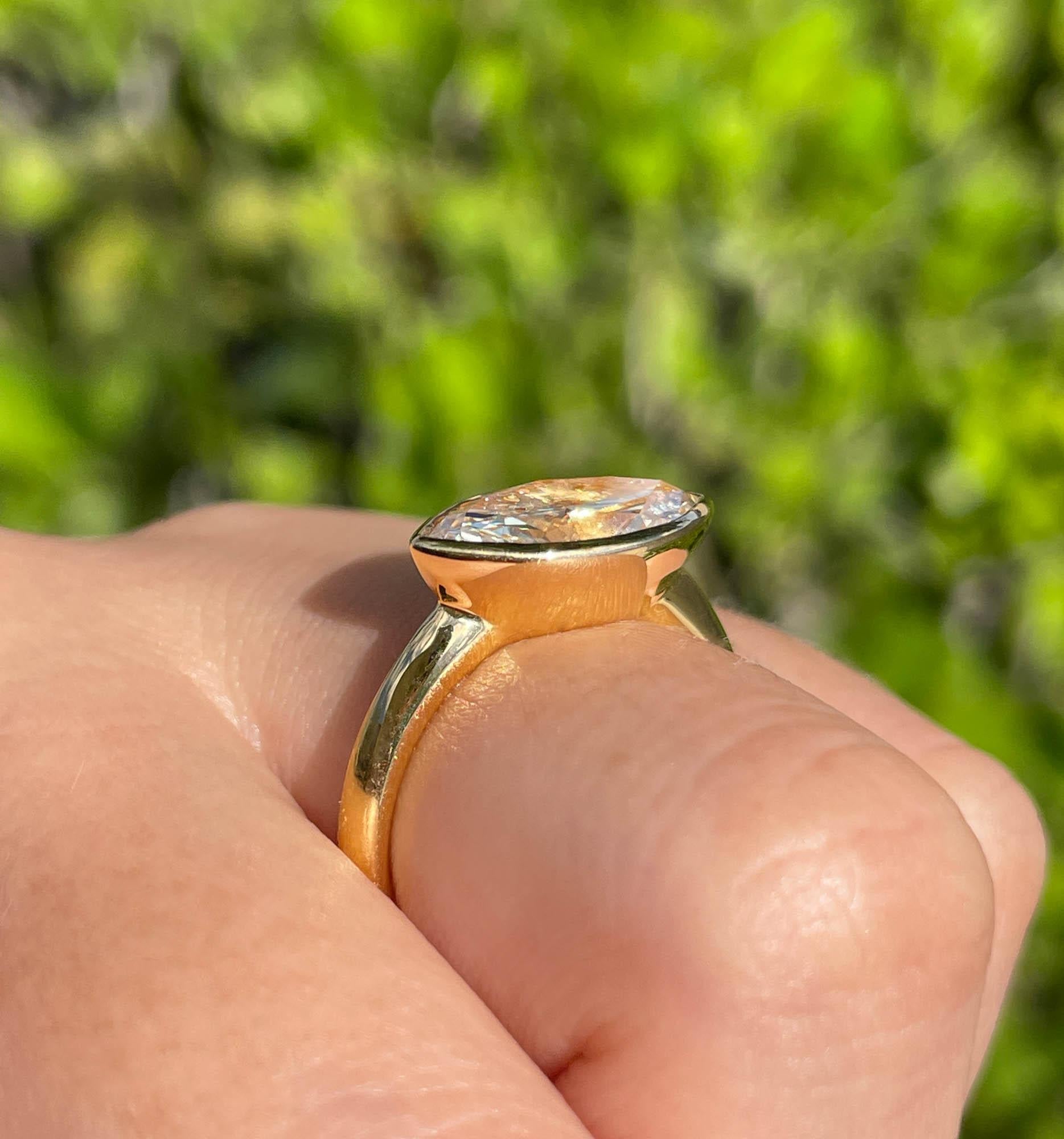 Jay Feder Verlobungsring, 18 Karat Gelbgold Marquise-Diamant, rechte Hand, Solitär 2