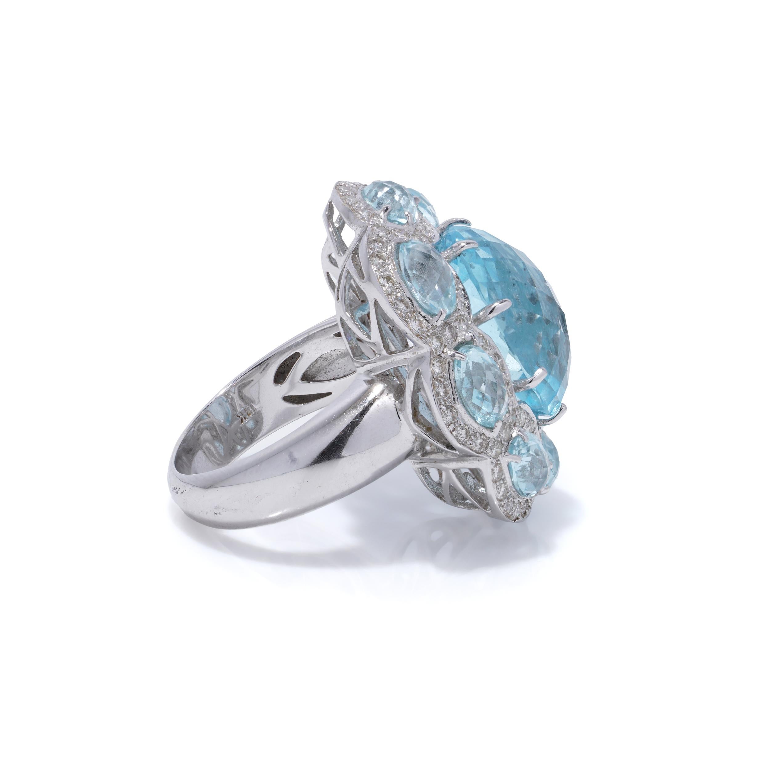 Donna Anello Jay Feder in oro bianco 18kt con topazio blu e diamanti in vendita
