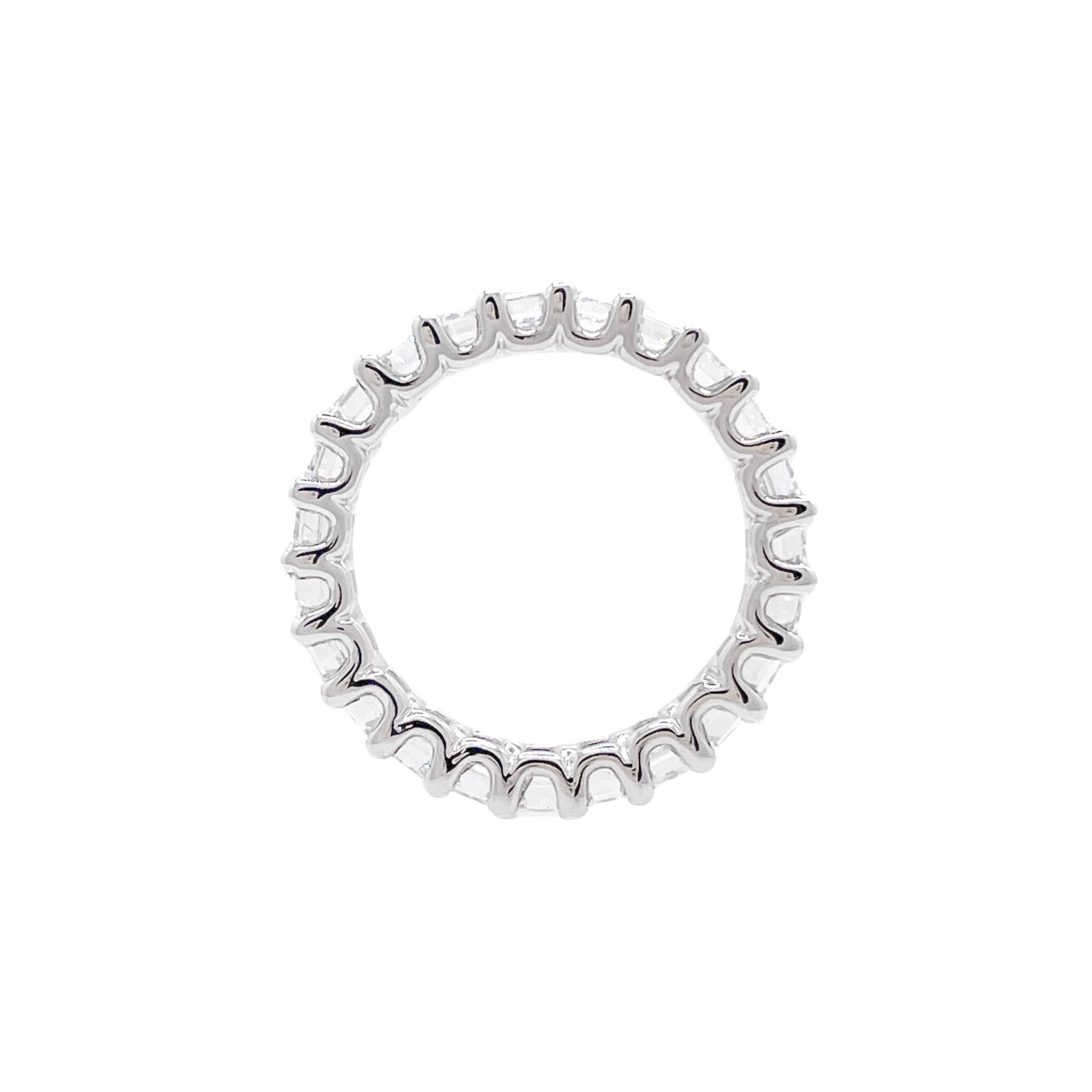Jay Feder Platinum Emerald cut Diamond Eternity Band Ring In Good Condition In Boca Raton, FL